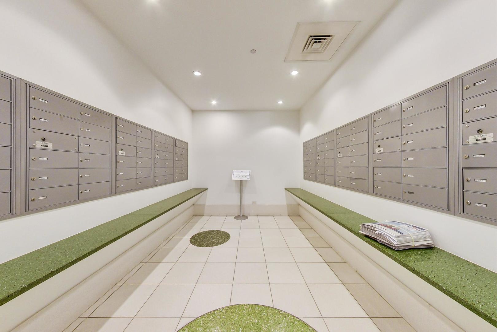 125 S Green Street Unit: 1107A