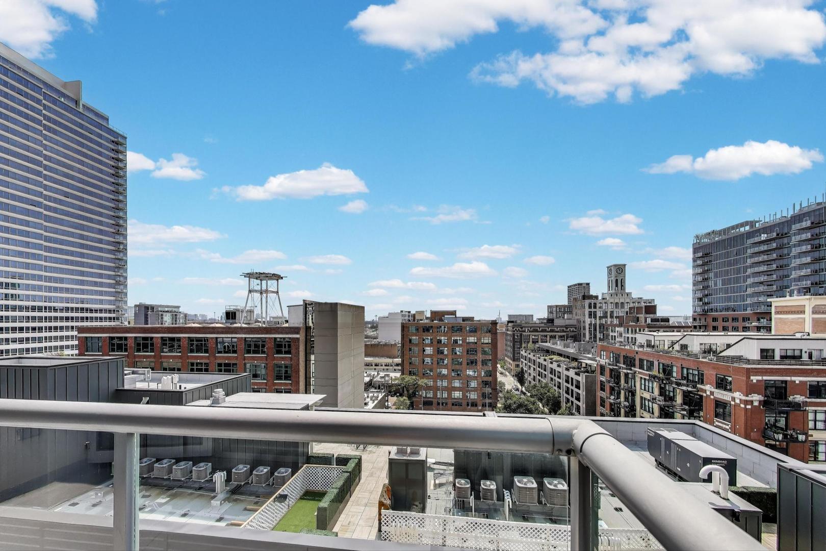 125 S Green Street Unit: 1107A