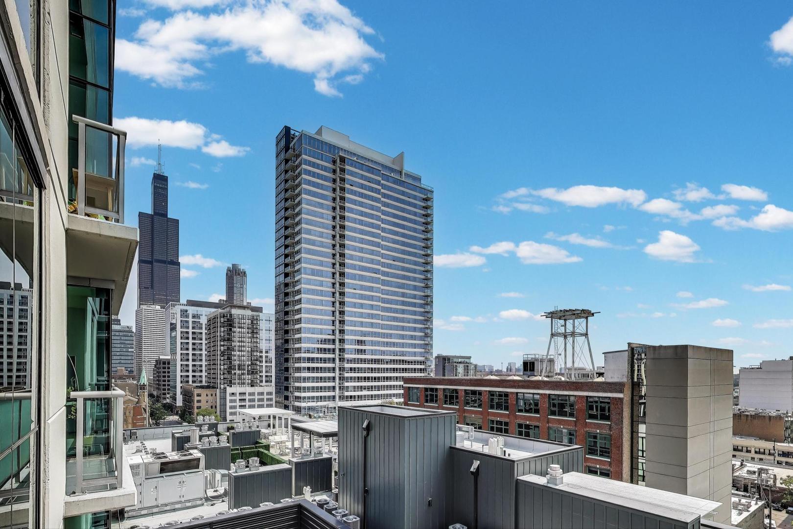 125 S Green Street Unit: 1107A