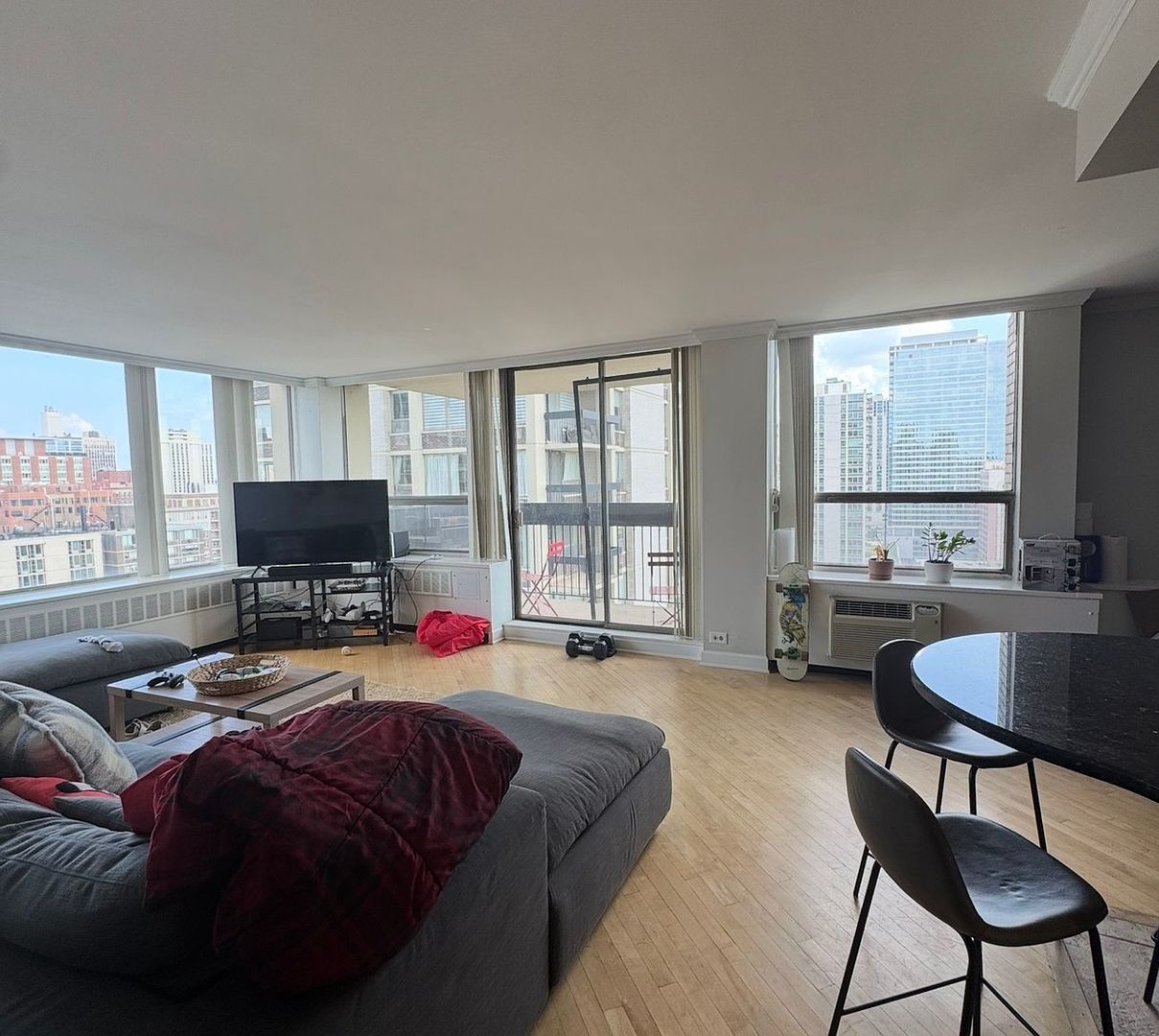 1360 N Sandburg Terrace Unit: 2101