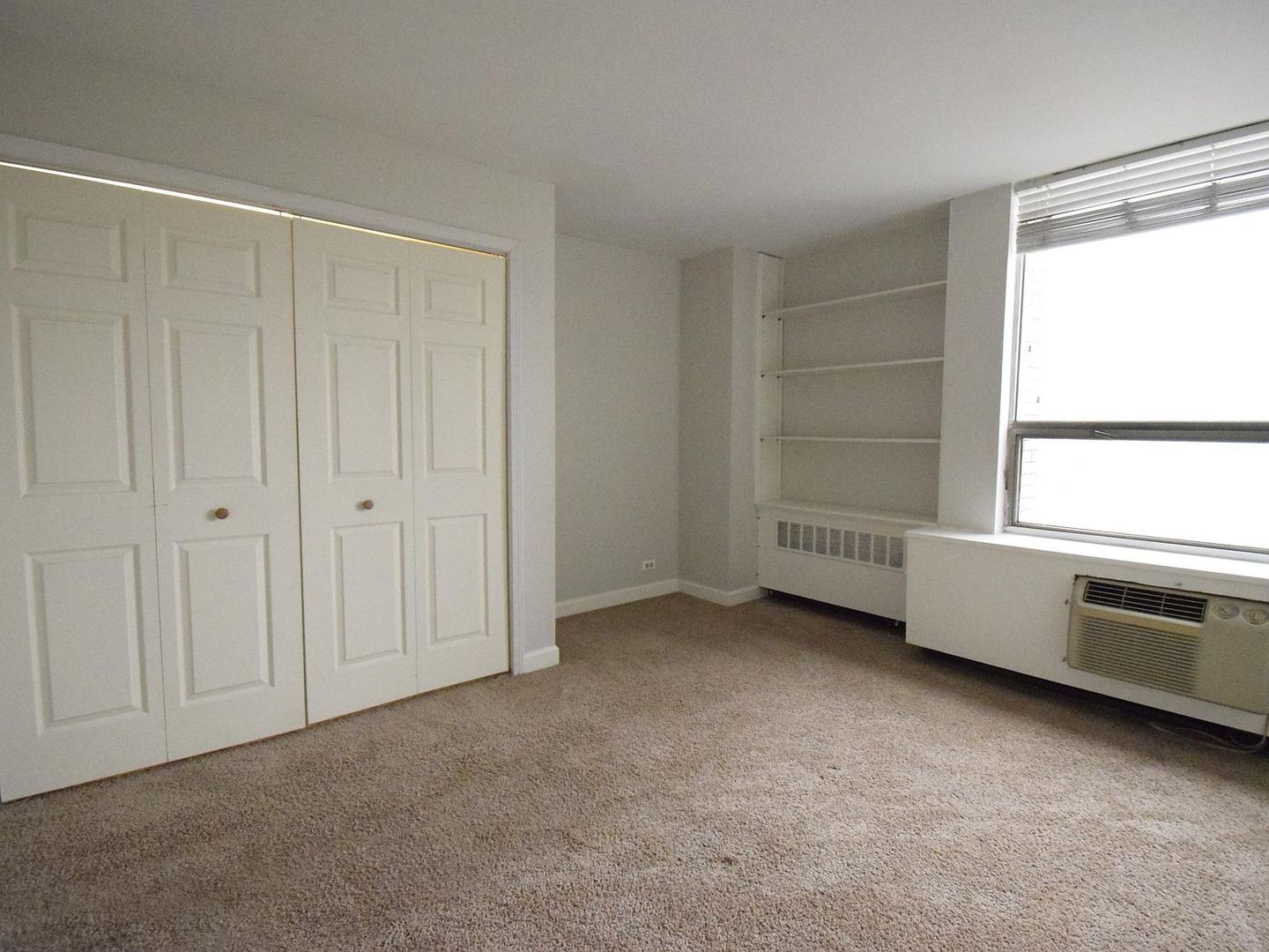 1360 N Sandburg Terrace Unit: 2101