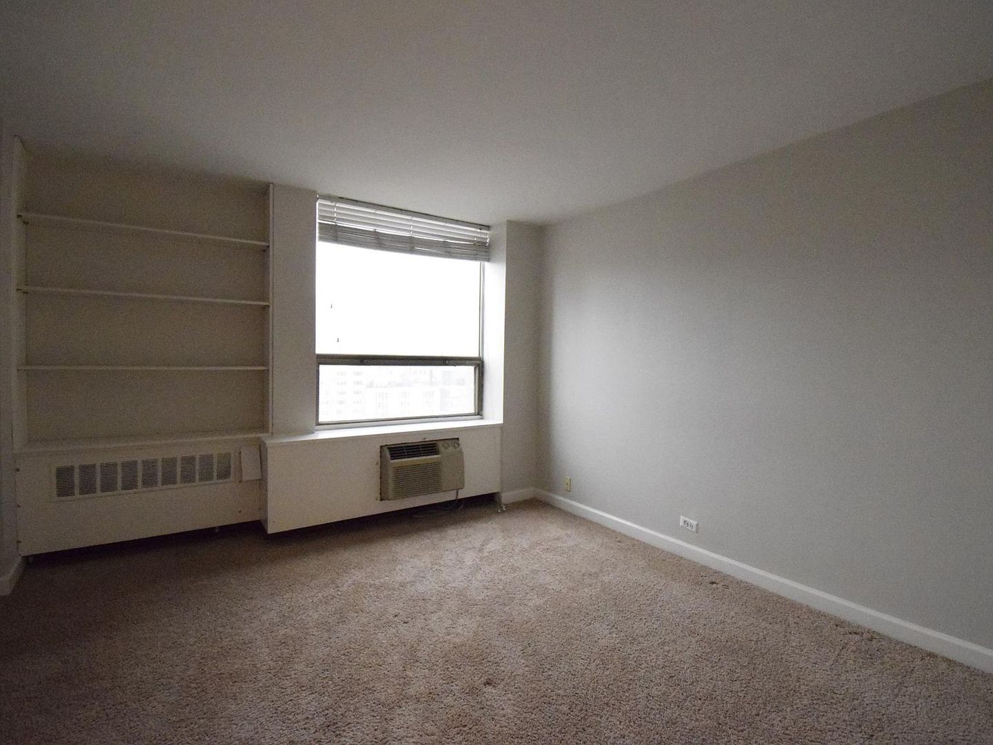 1360 N Sandburg Terrace Unit: 2101