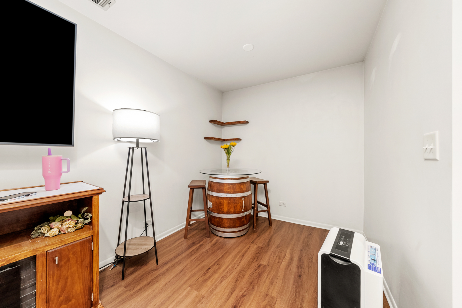 709 W 79TH Street Unit: 204