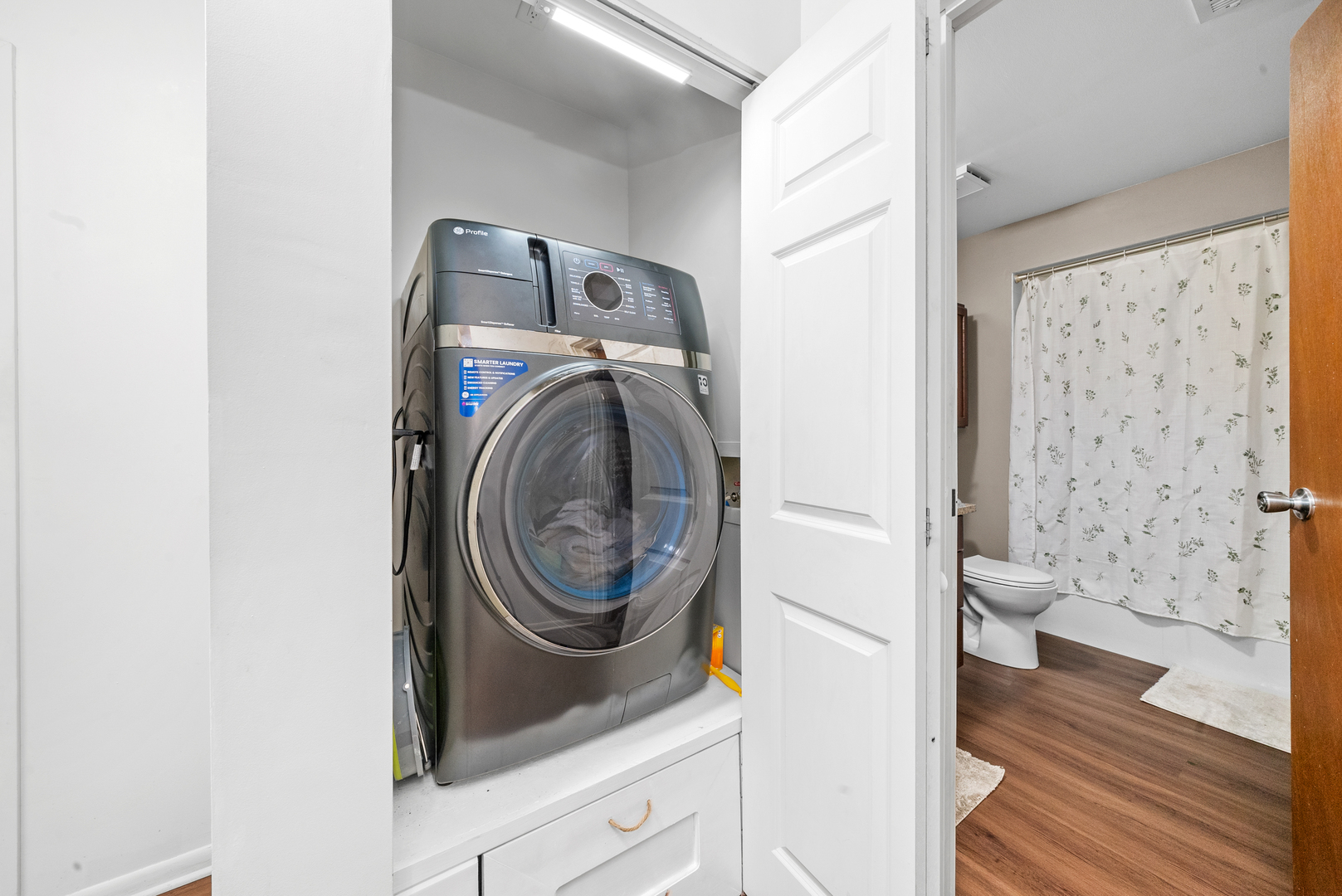 709 W 79TH Street Unit: 204