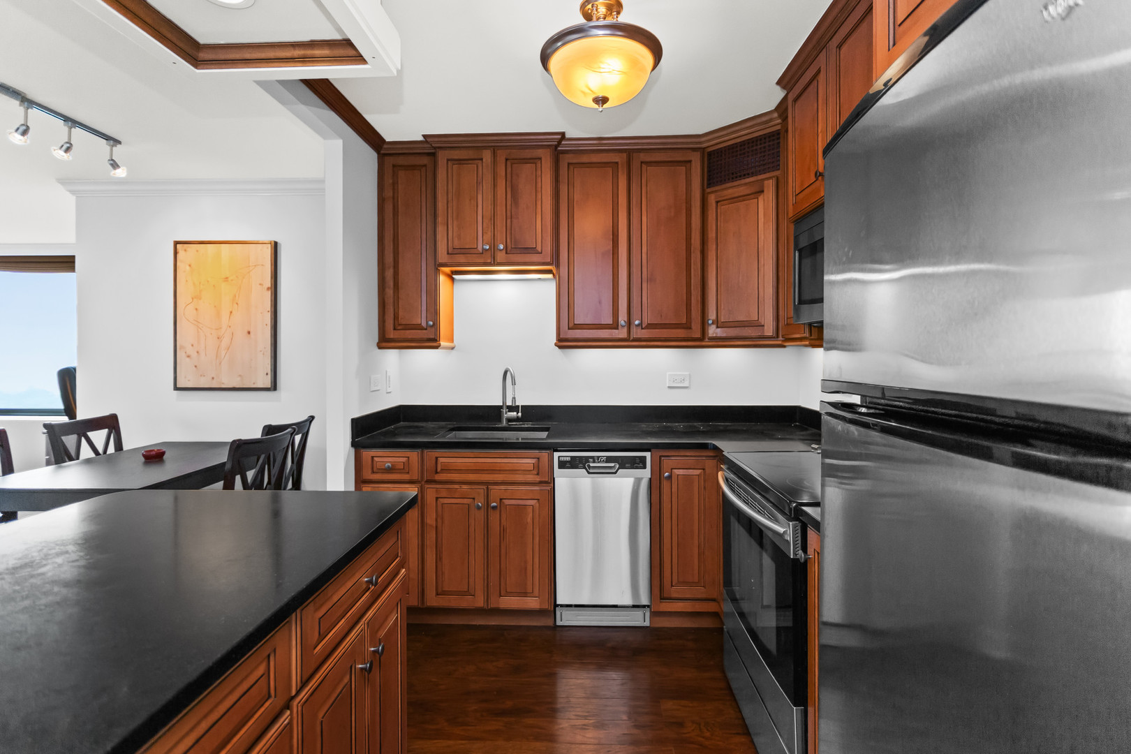 1850 N Clark Street Unit: 2702