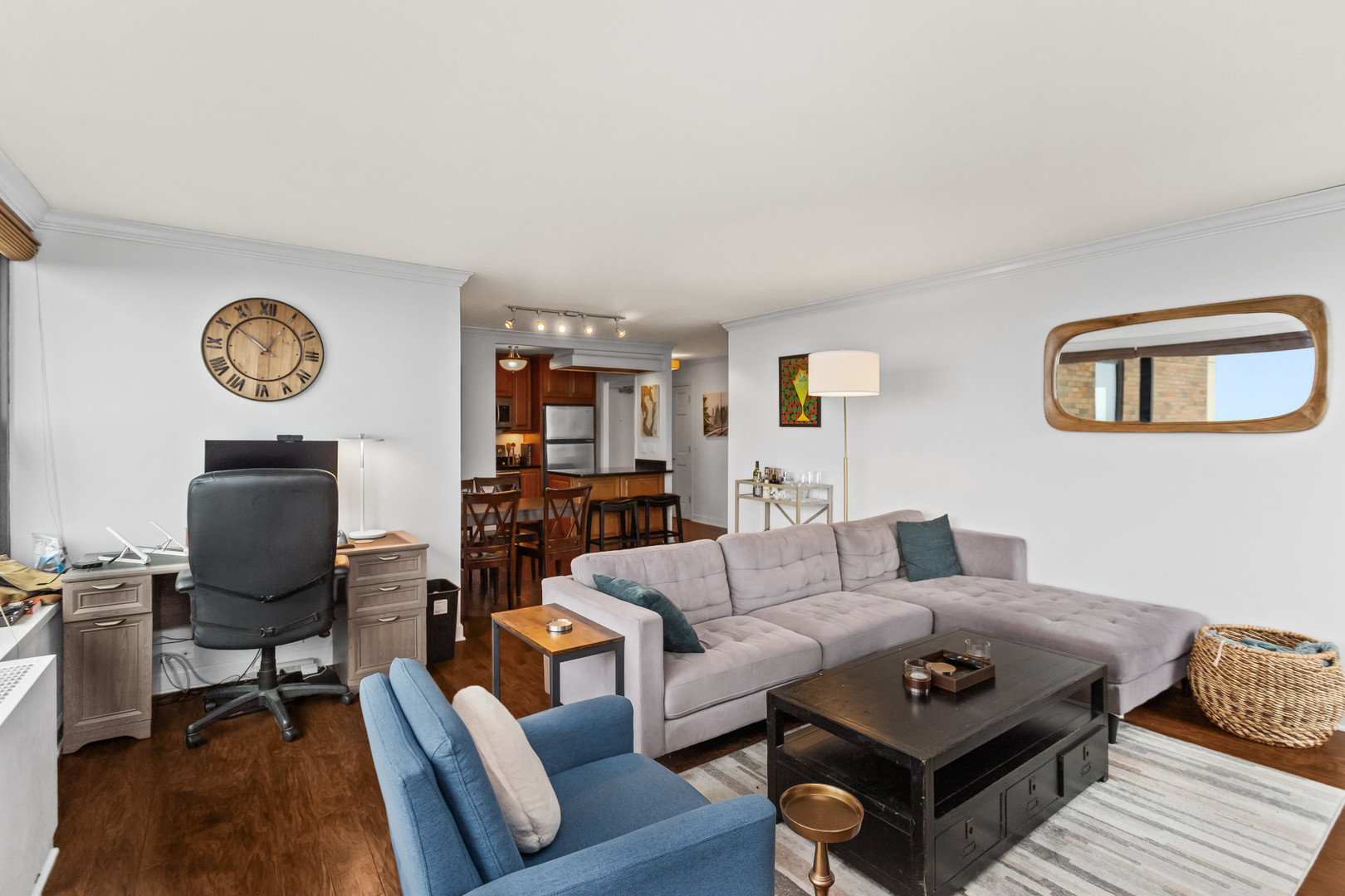 1850 N Clark Street Unit: 2702