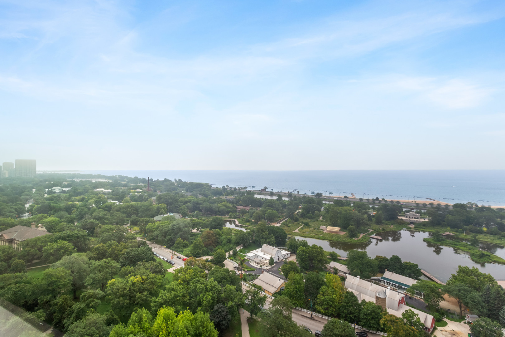 1850 N Clark Street Unit: 2702