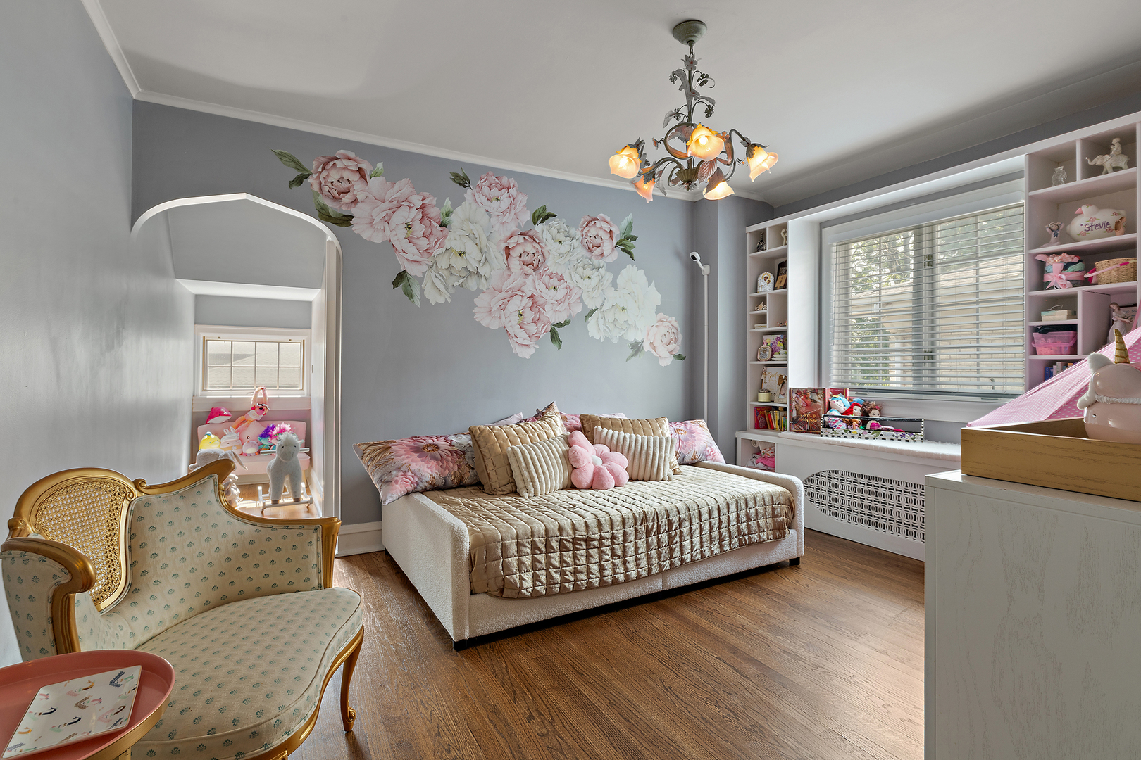 6656 N Sauganash Avenue