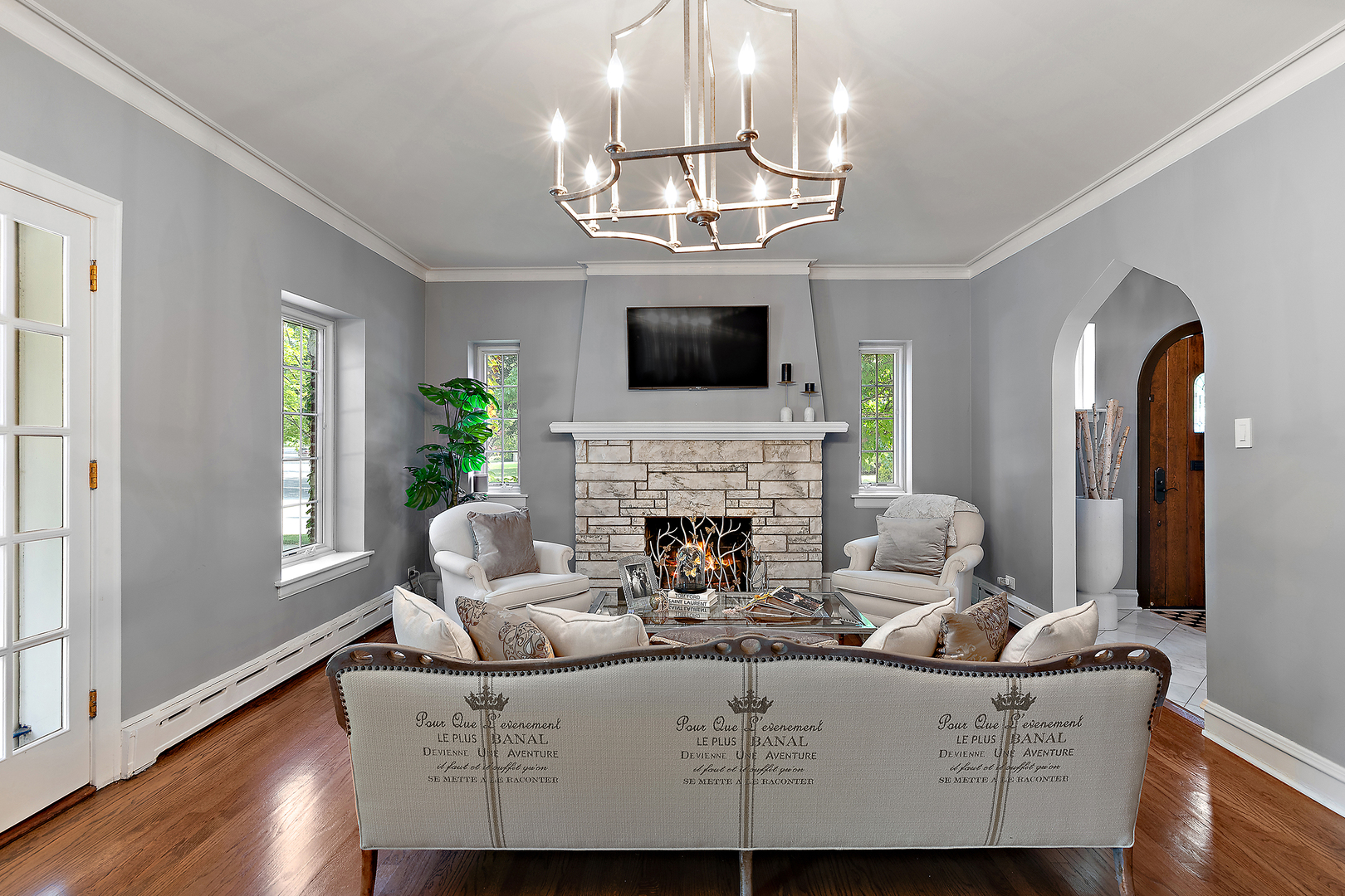 6656 N Sauganash Avenue