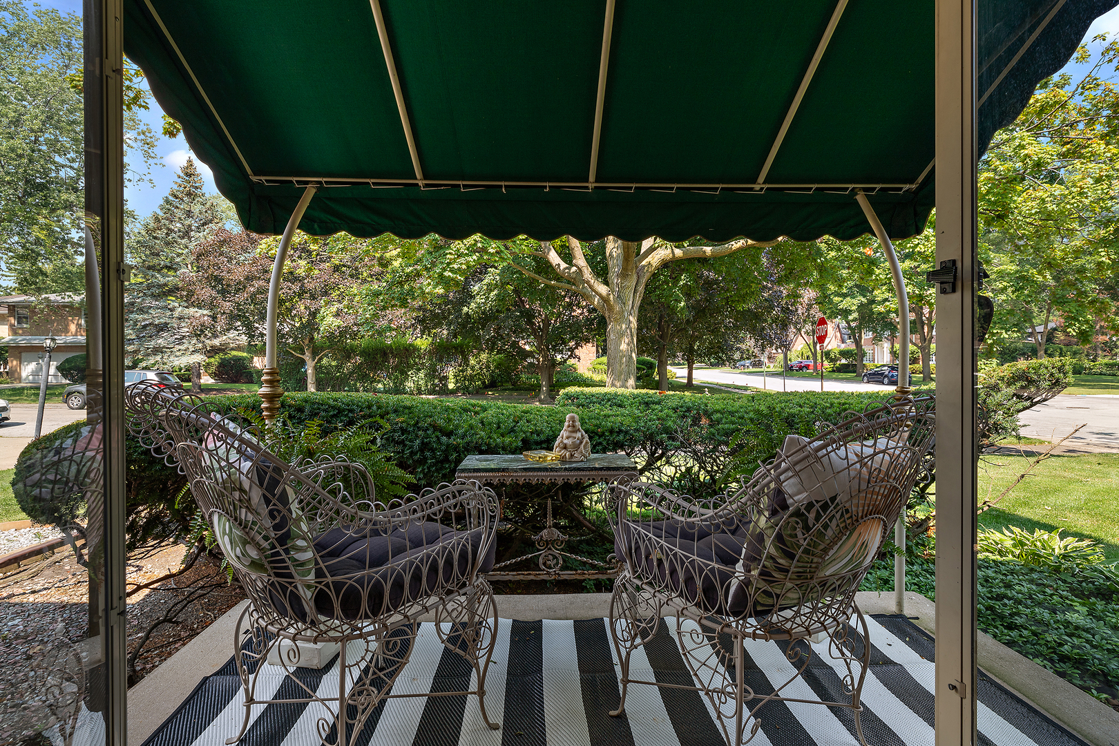 6656 N Sauganash Avenue