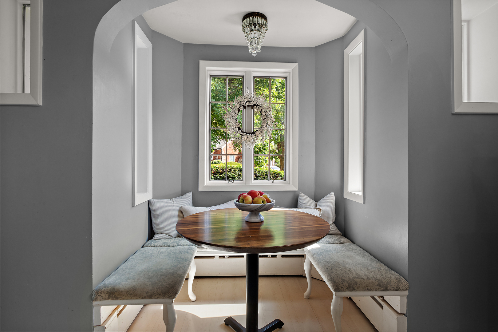 6656 N Sauganash Avenue