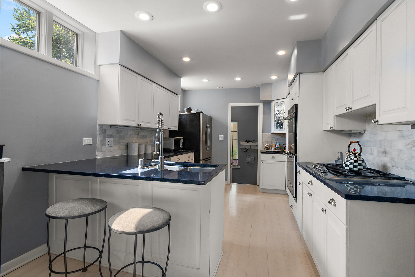 6656 N Sauganash Avenue