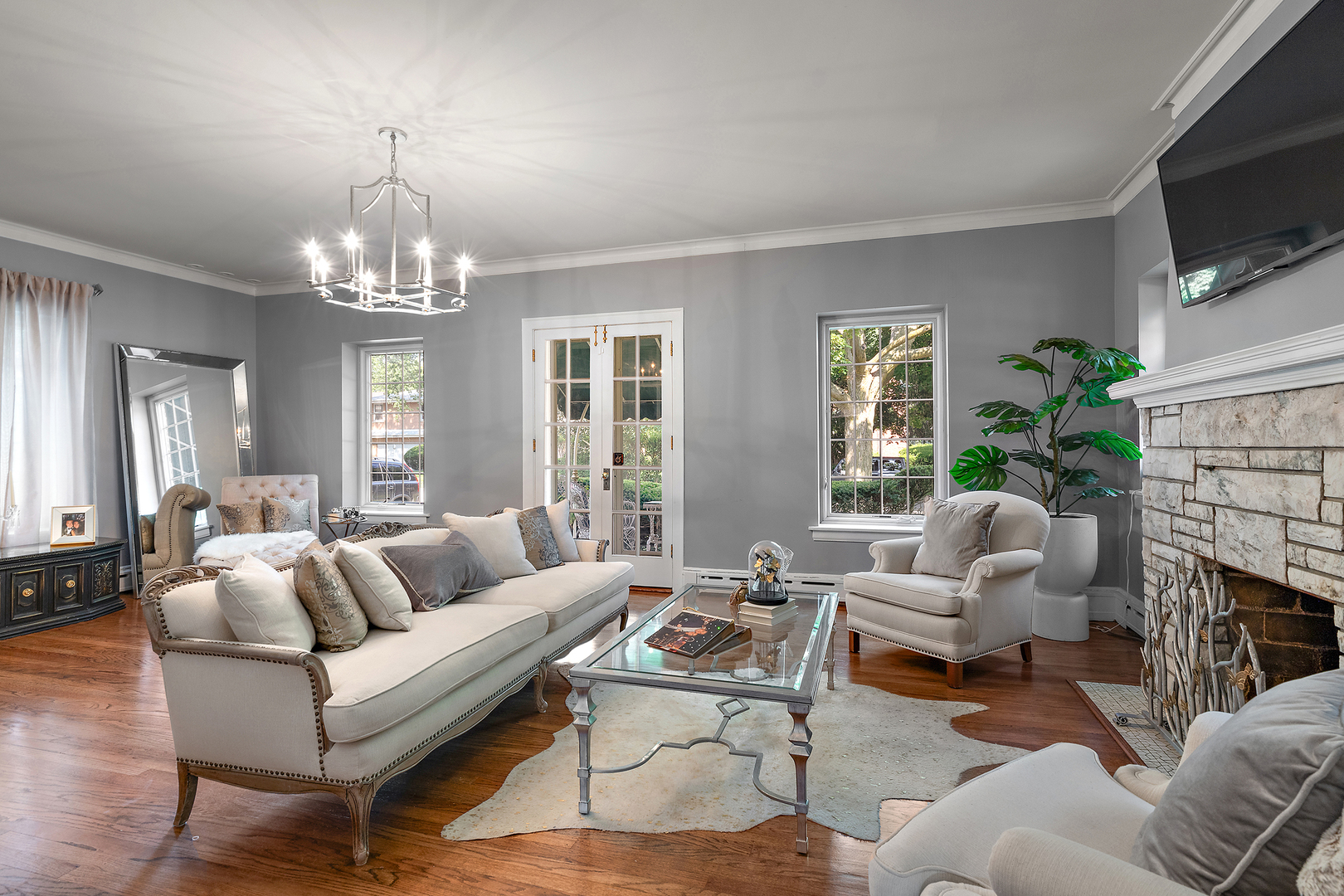 6656 N Sauganash Avenue