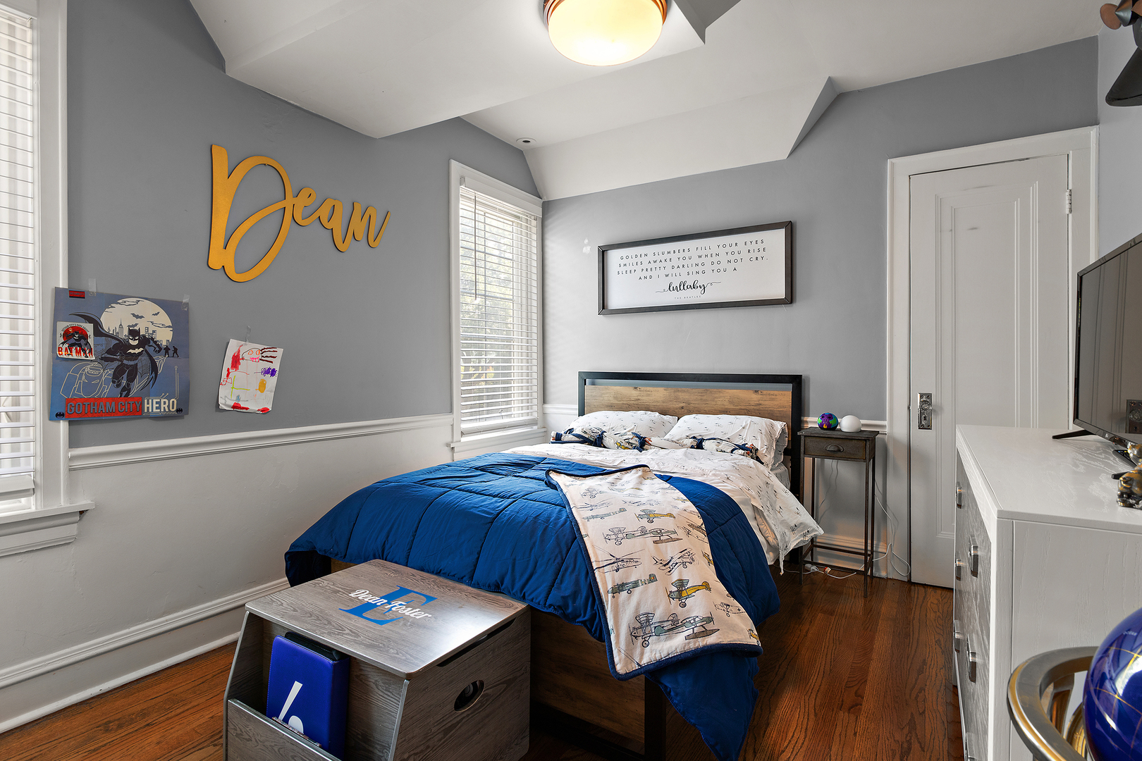 6656 N Sauganash Avenue