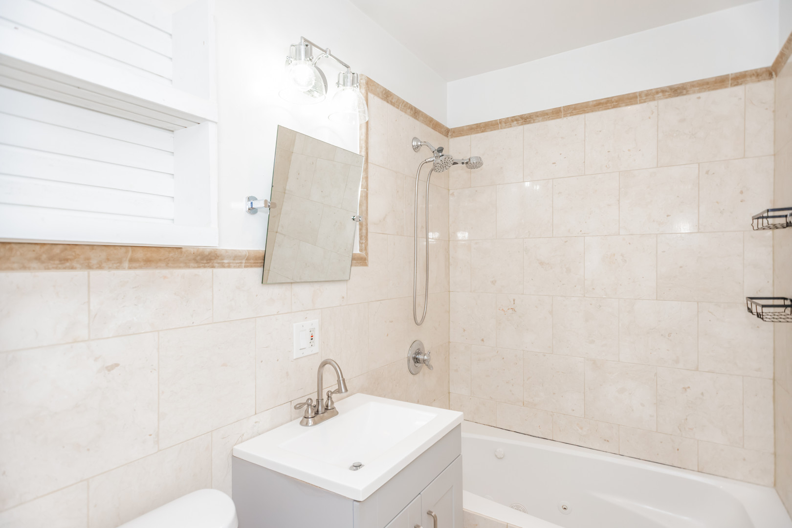 2212 N Campbell Avenue Unit: 2D