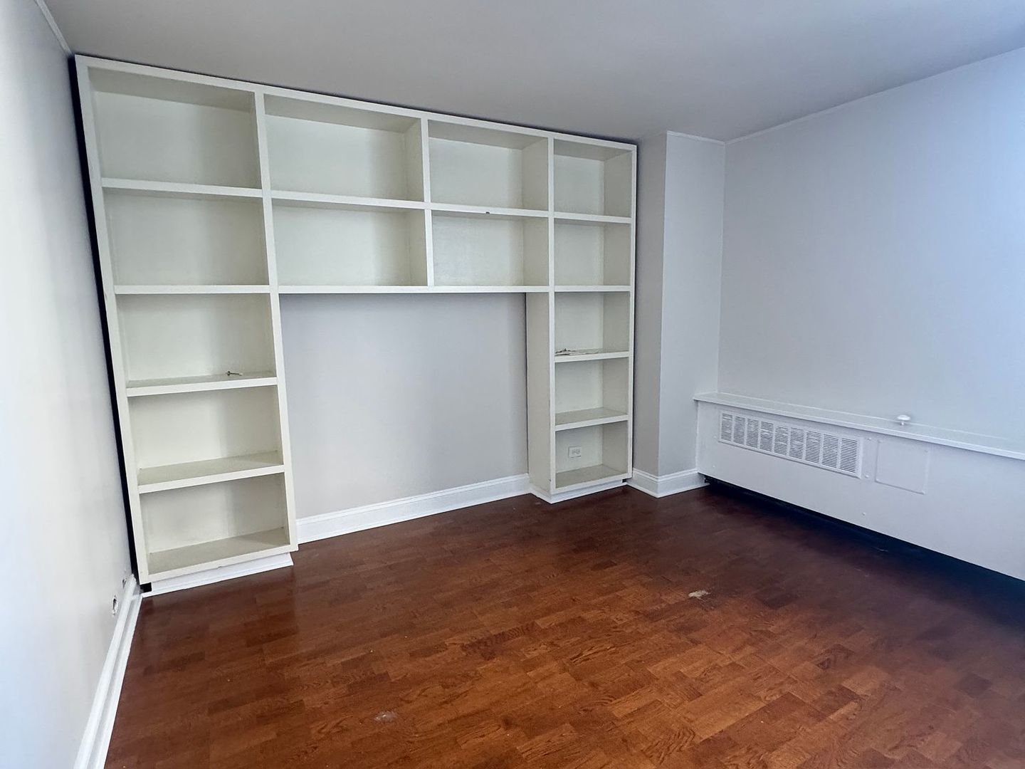 1455 N Sandburg Terrace Unit: 1909