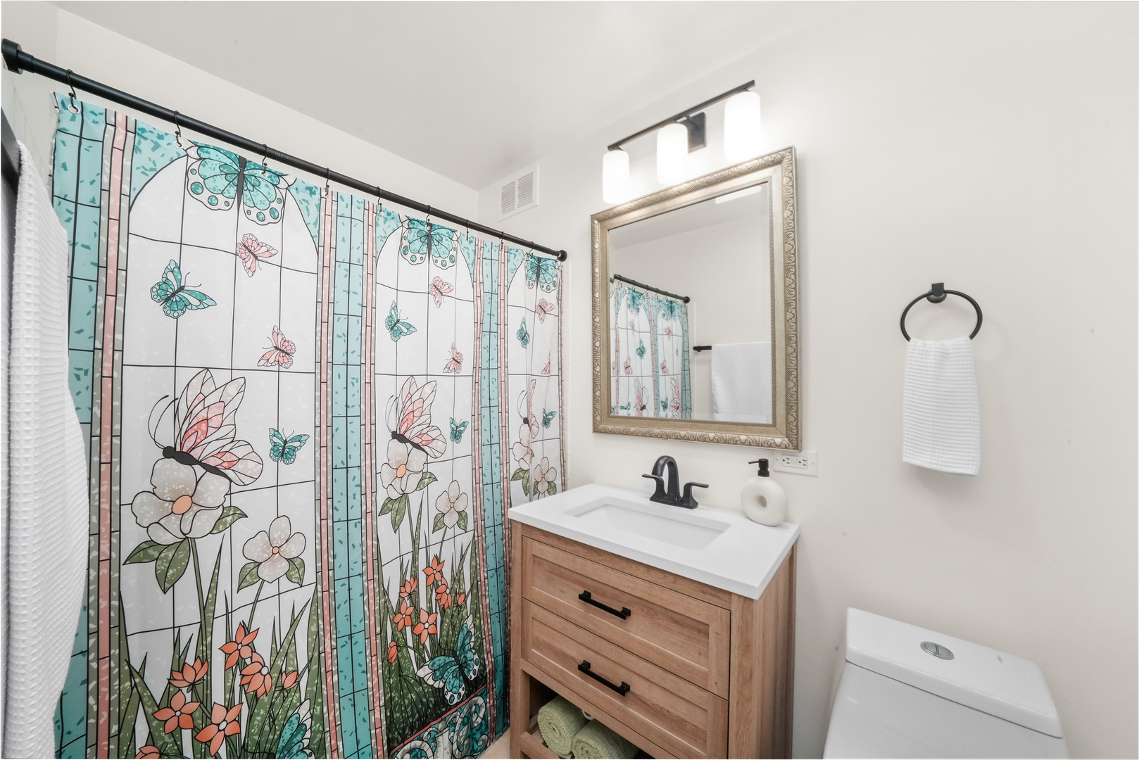 1460 N Sandburg Terrace Unit: 808A