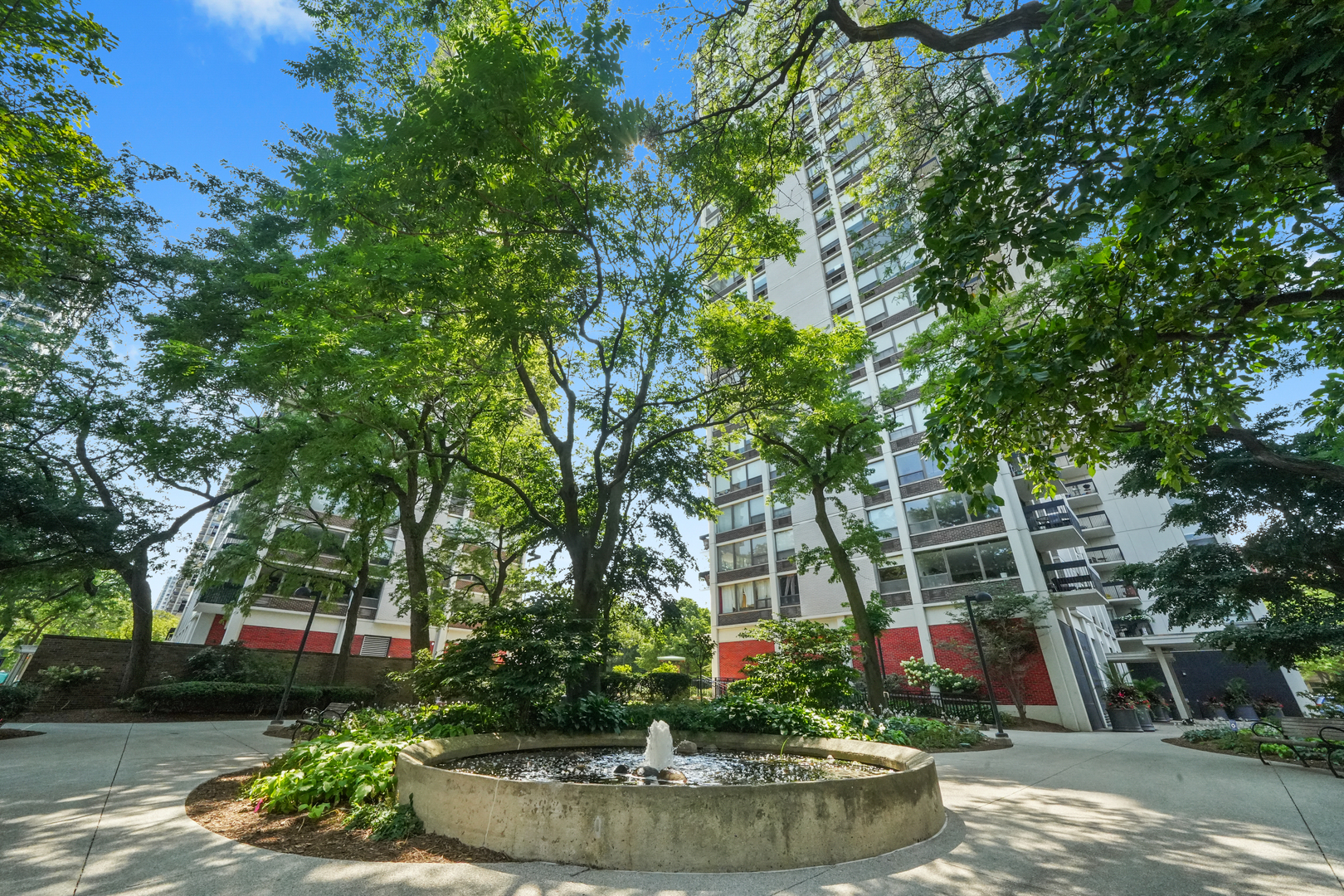 1460 N Sandburg Terrace Unit: 808A