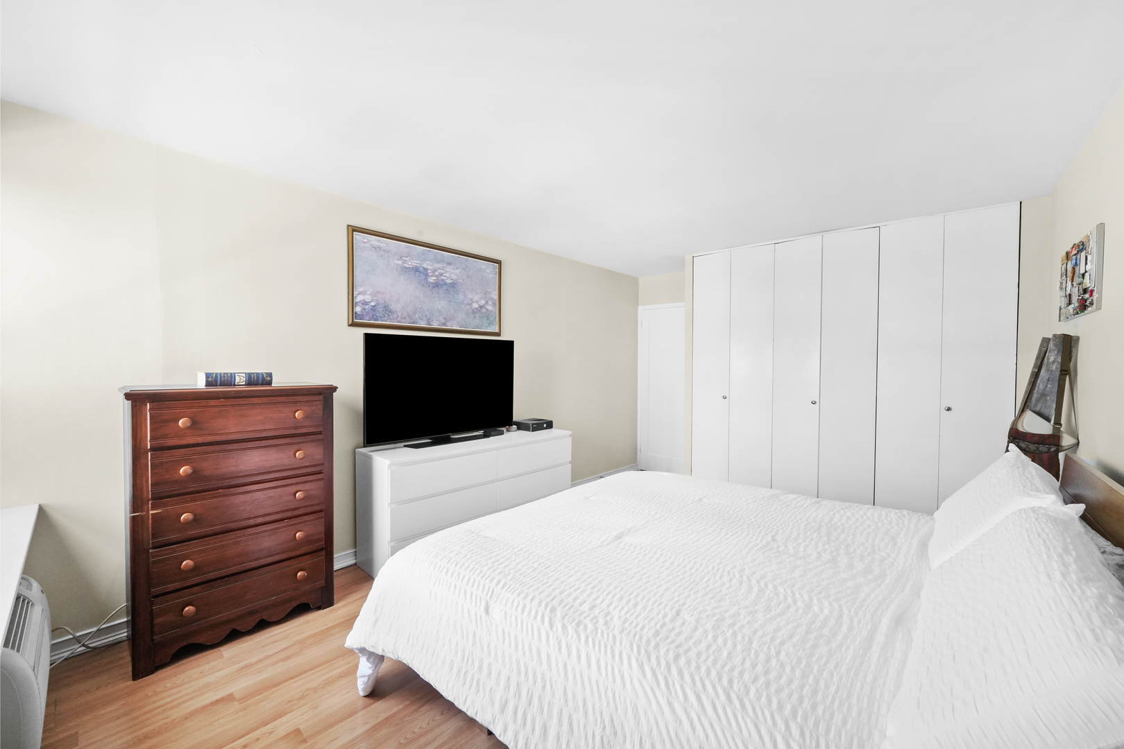 1460 N Sandburg Terrace Unit: 808A