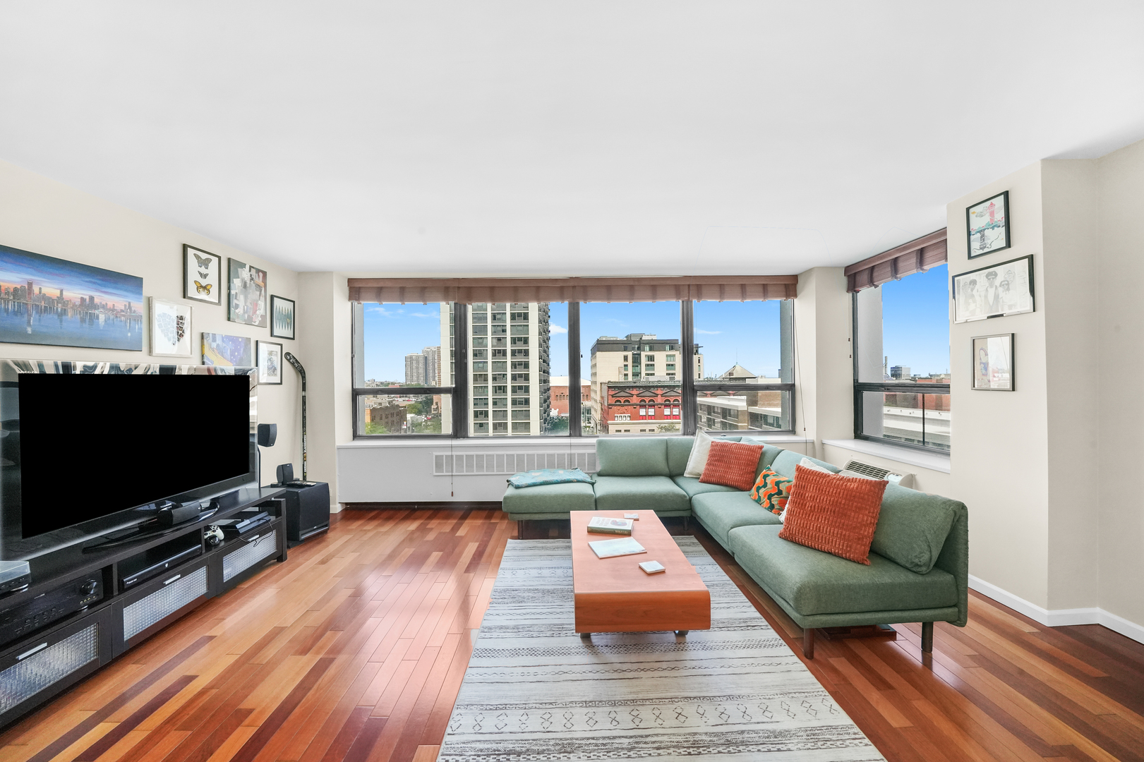 1460 N Sandburg Terrace Unit: 808A