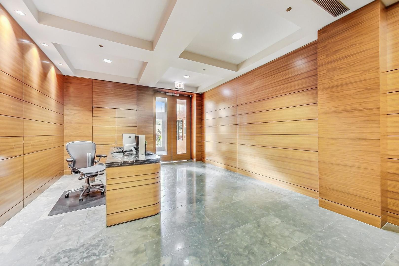 6 N Michigan Avenue Unit: 801