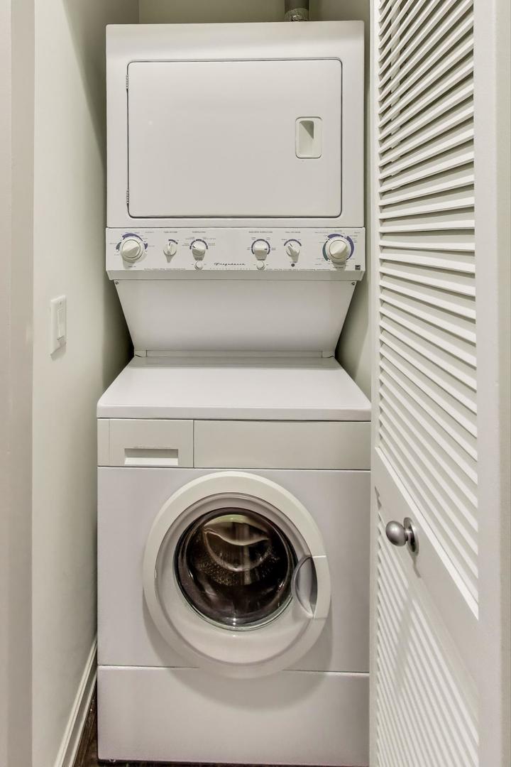 6 N Michigan Avenue Unit: 801