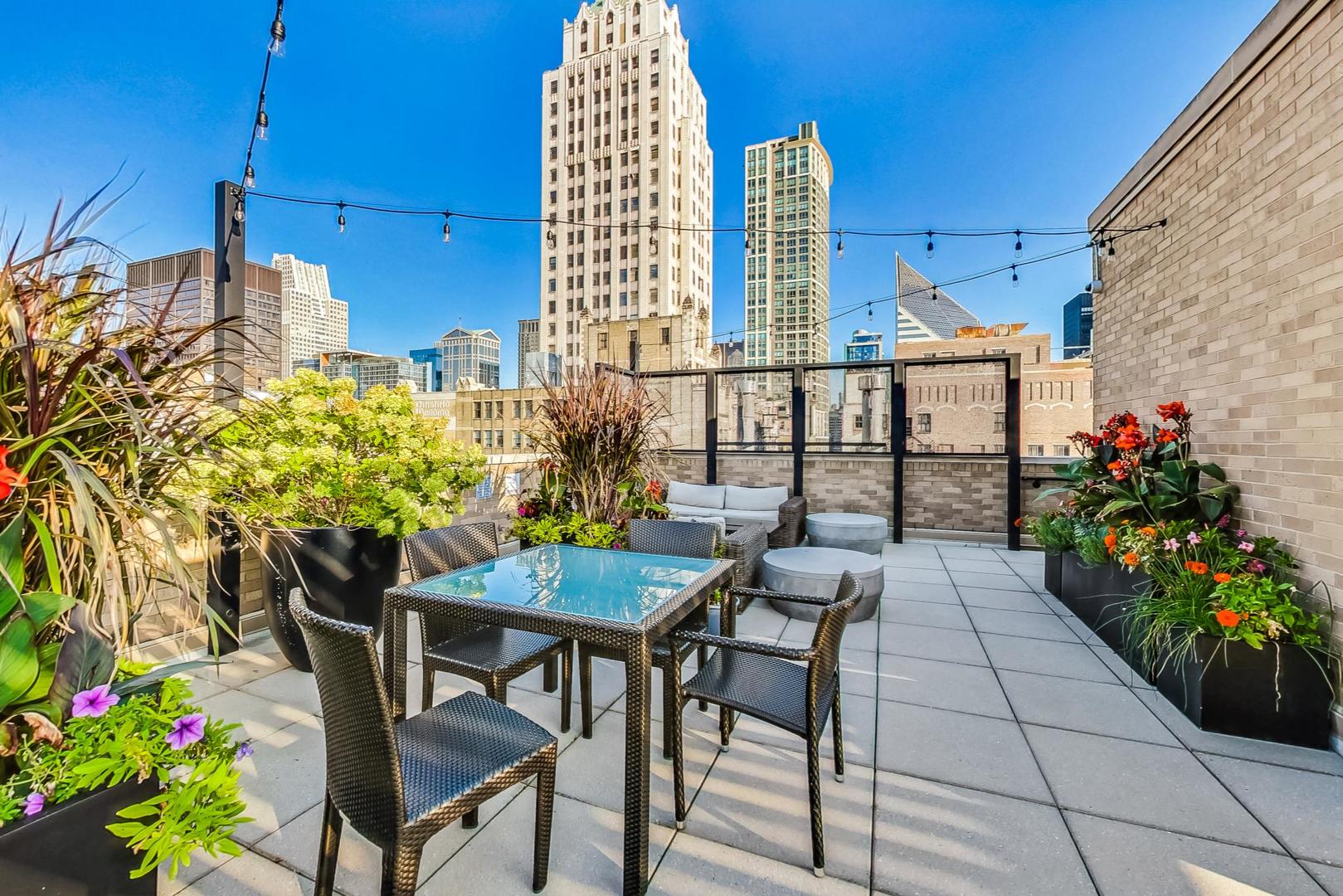 6 N Michigan Avenue Unit: 801