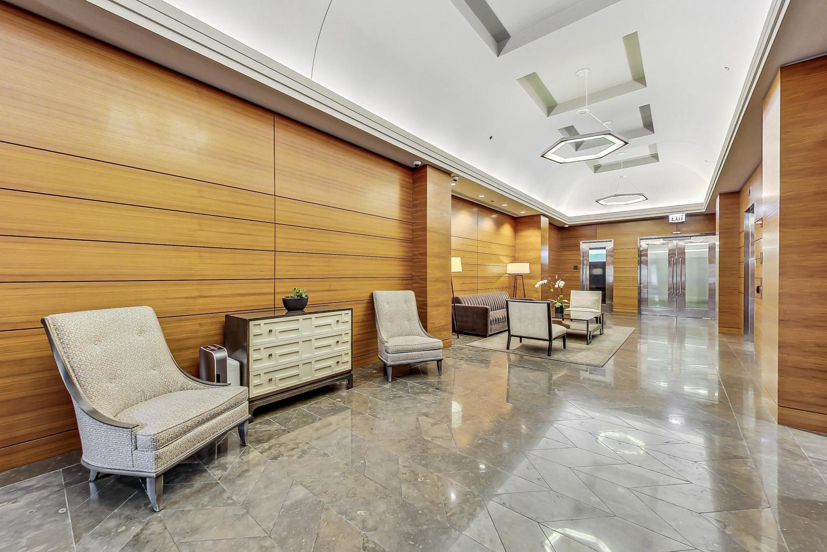 6 N Michigan Avenue Unit: 801