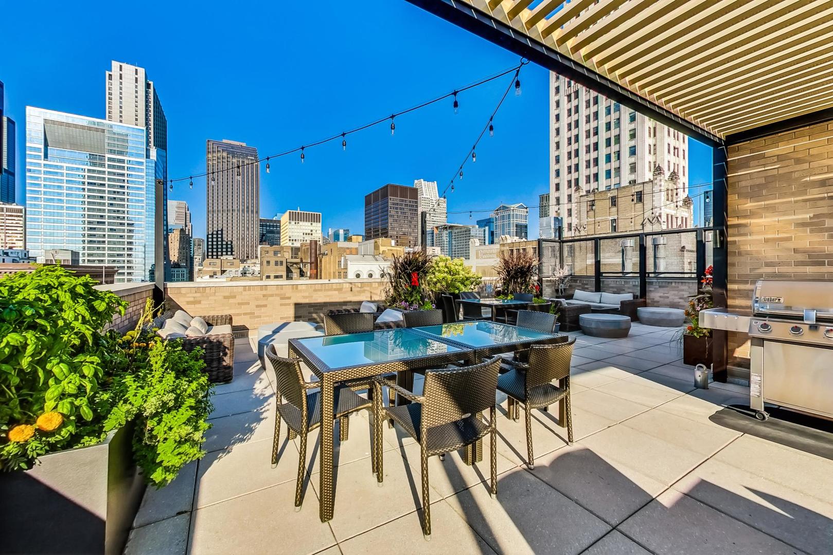 6 N Michigan Avenue Unit: 801