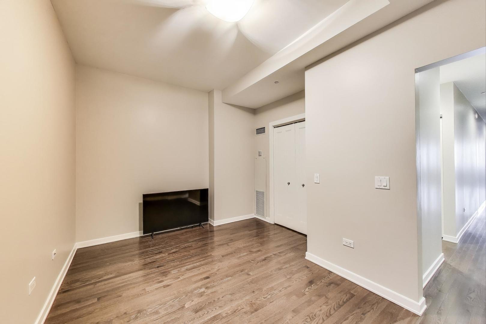 6 N Michigan Avenue Unit: 801