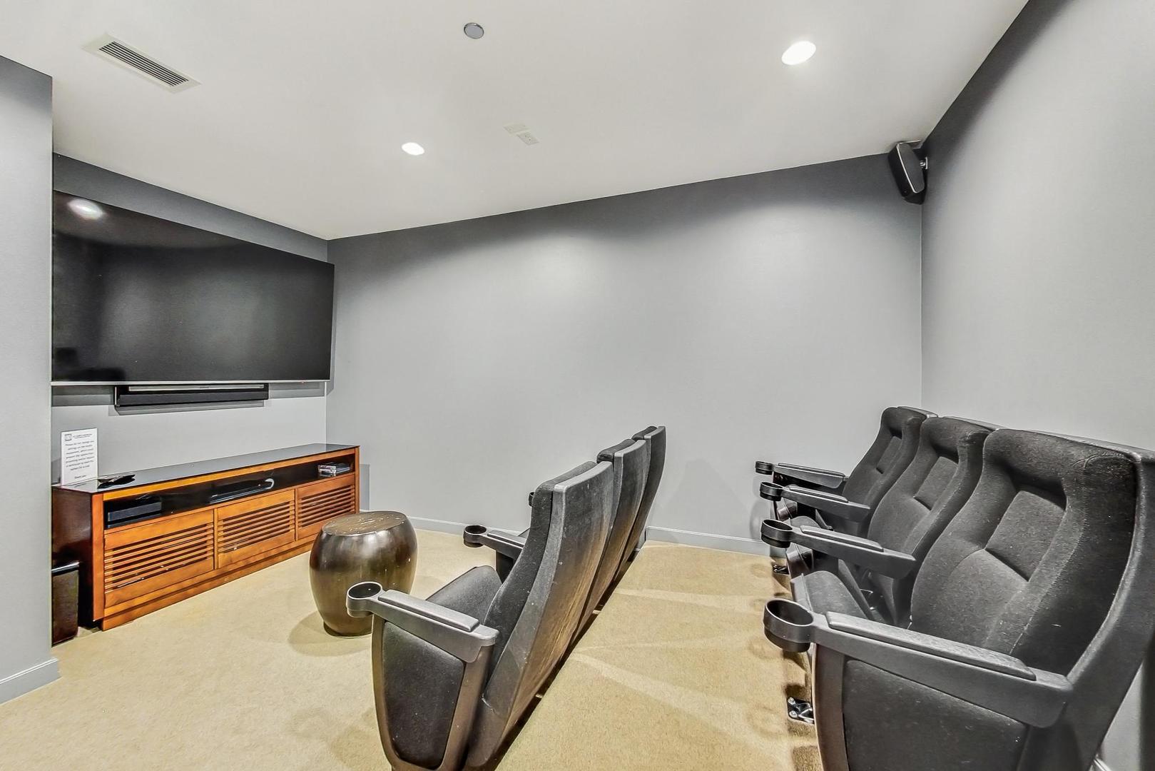 6 N Michigan Avenue Unit: 801