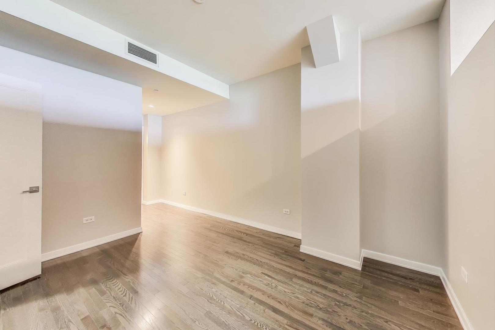 6 N Michigan Avenue Unit: 801