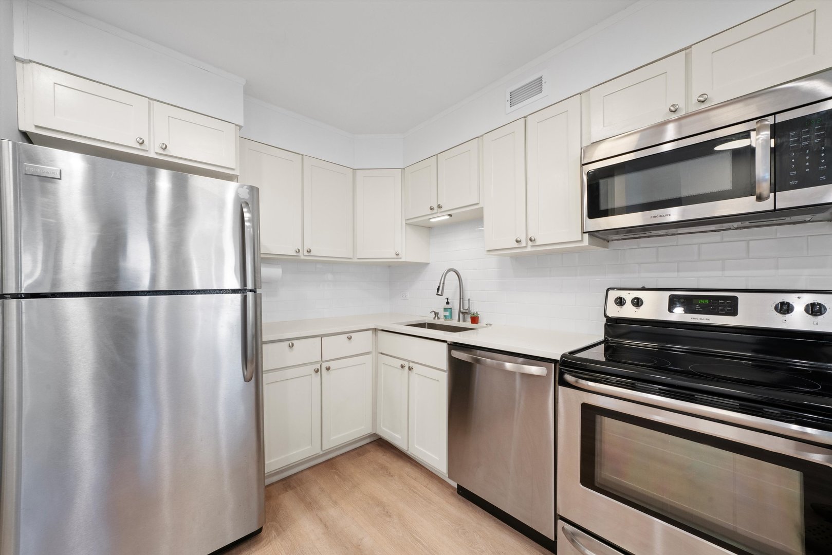 1030 N State Street Unit: 3G