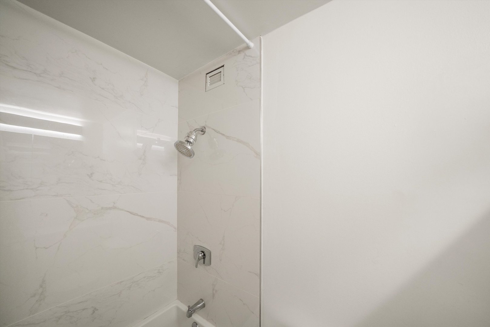 1030 N State Street Unit: 3G