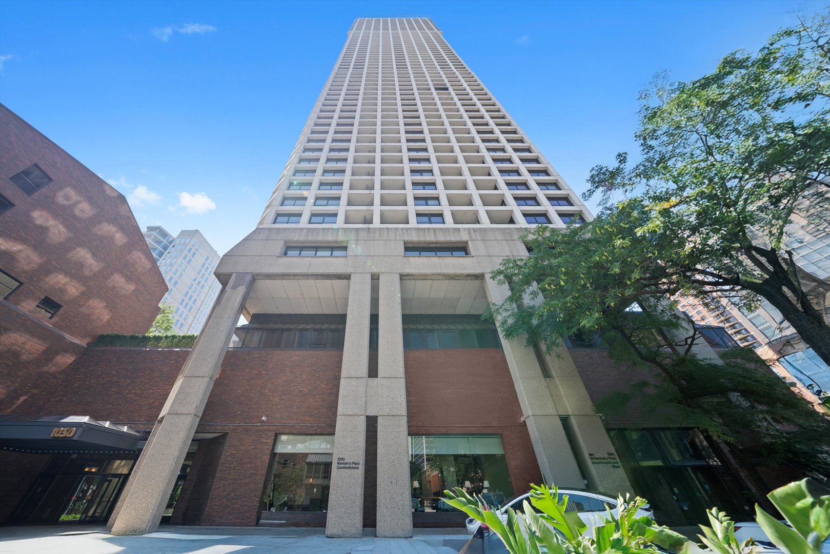 1030 N State Street Unit: 3G