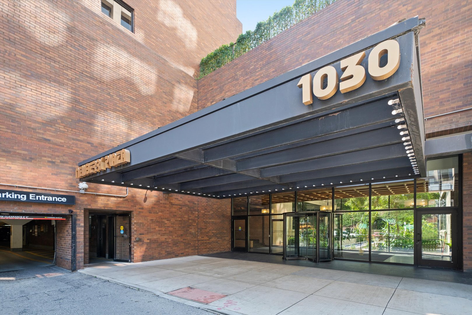 1030 N State Street Unit: 3G