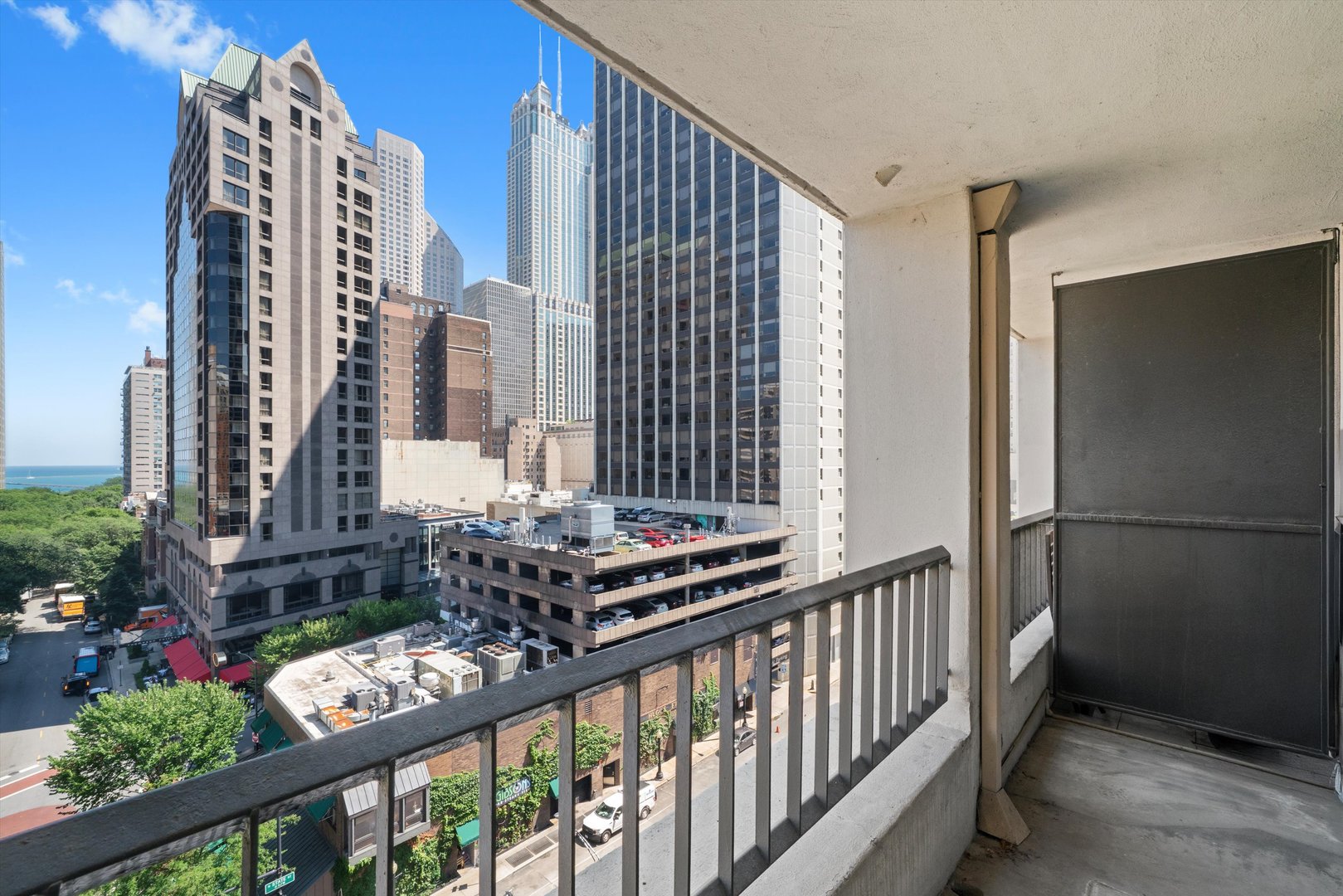 1030 N State Street Unit: 3G
