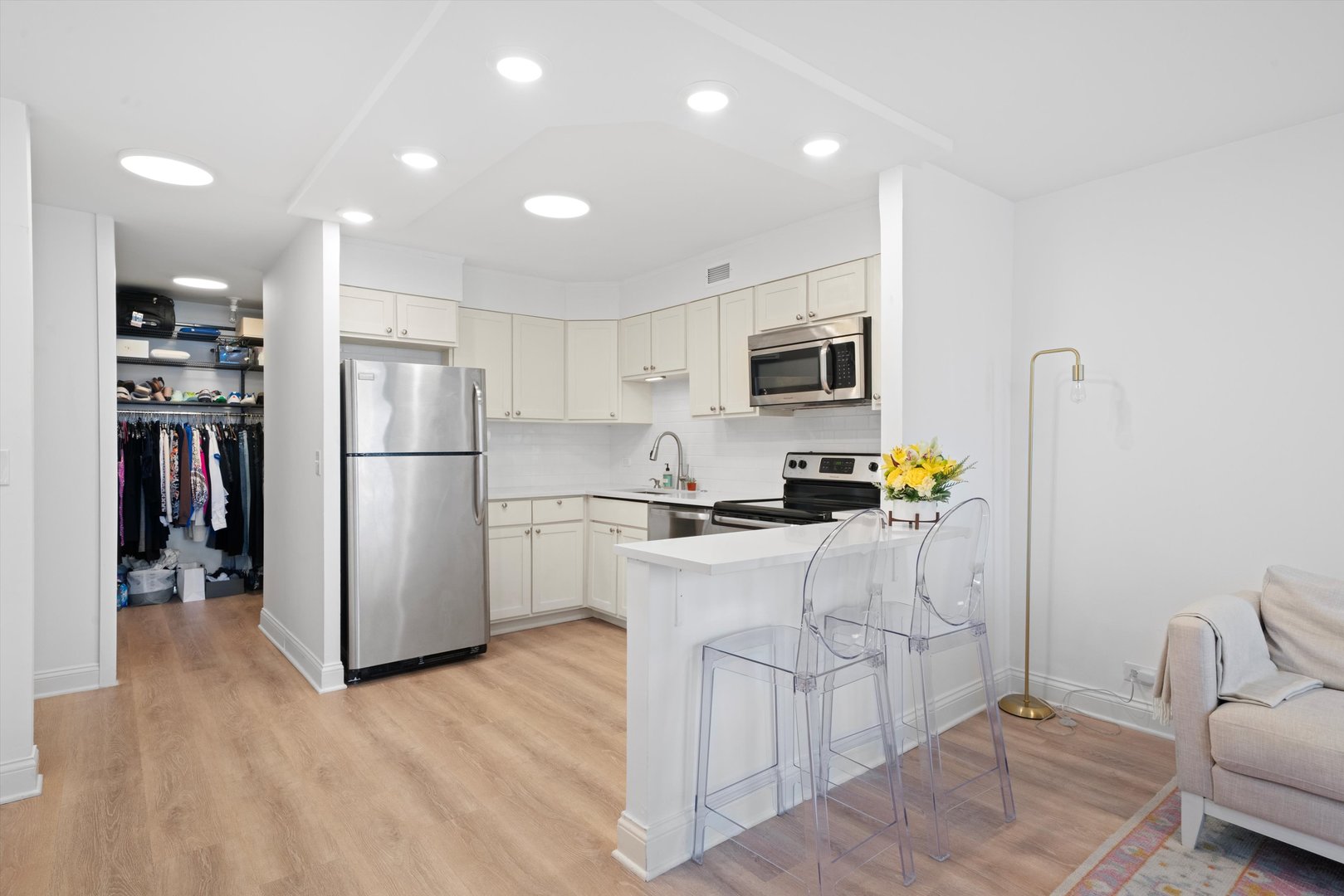 1030 N State Street Unit: 3G