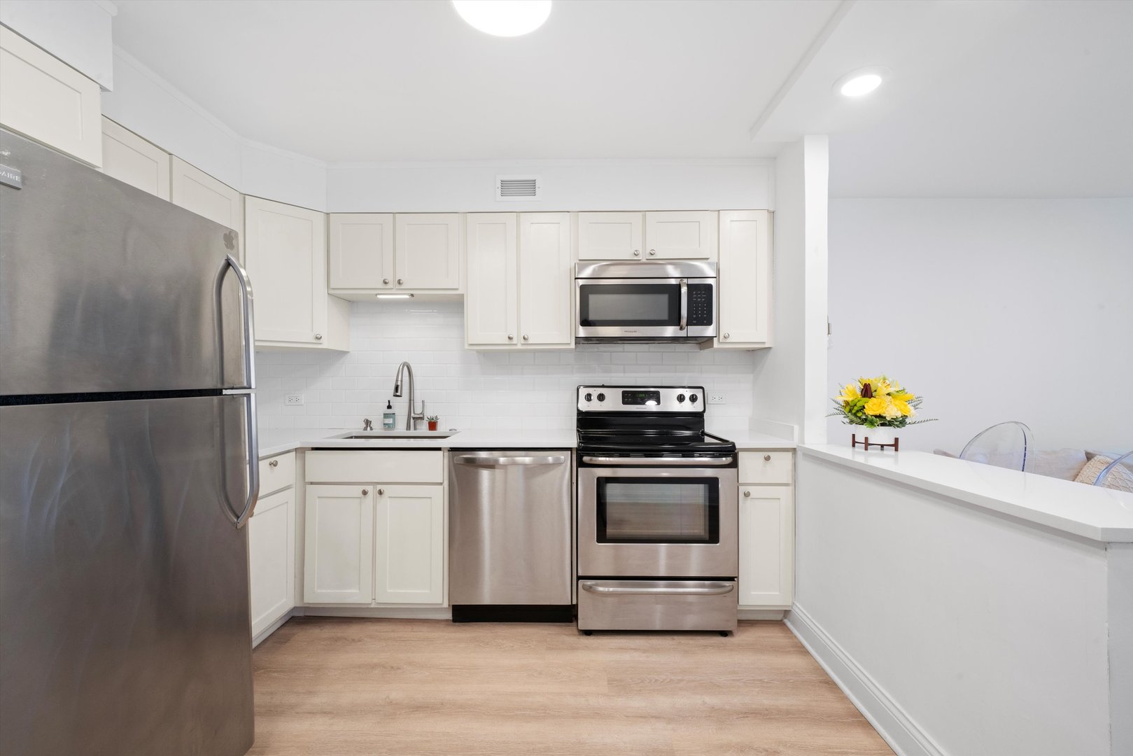 1030 N State Street Unit: 3G