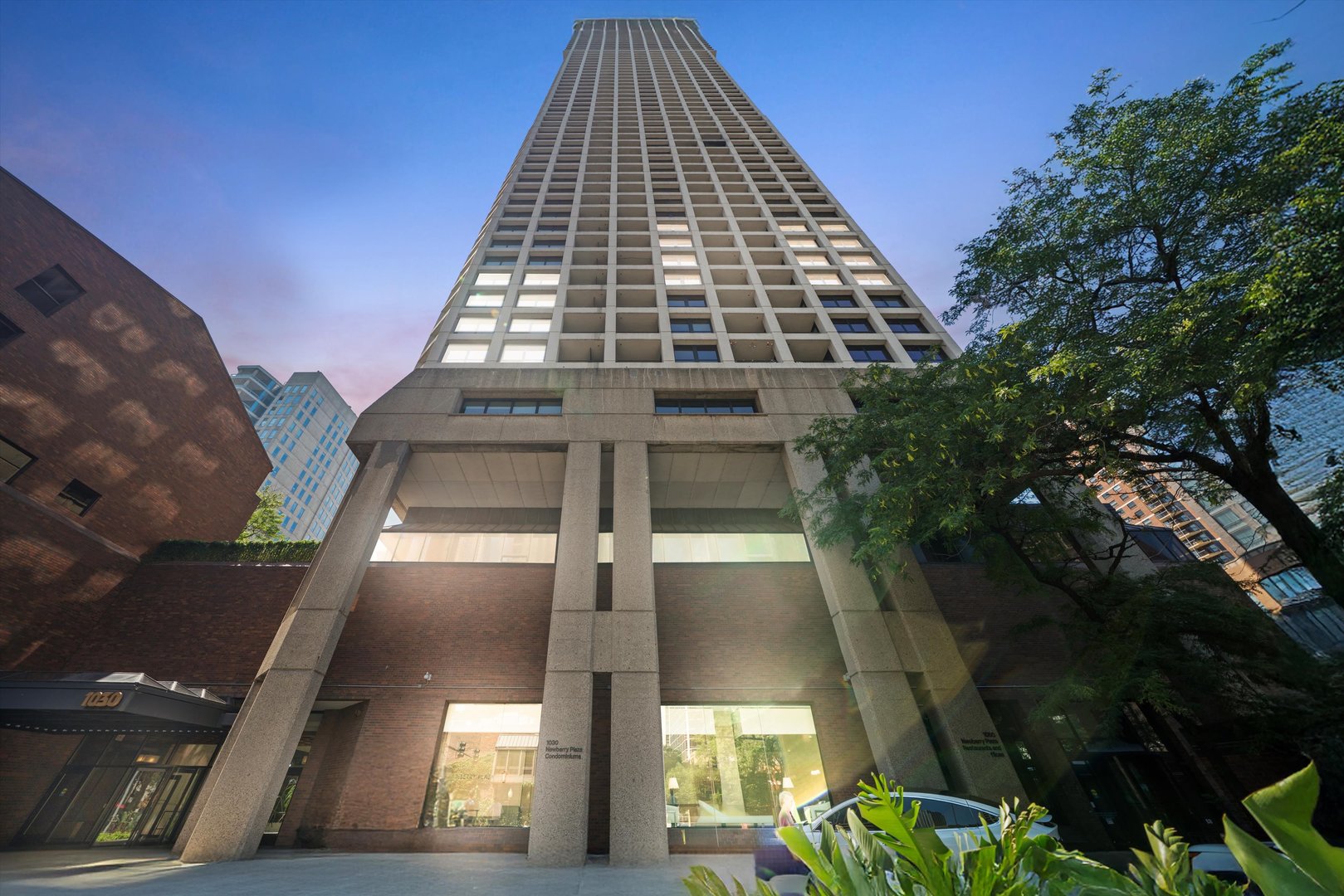 1030 N State Street Unit: 3G