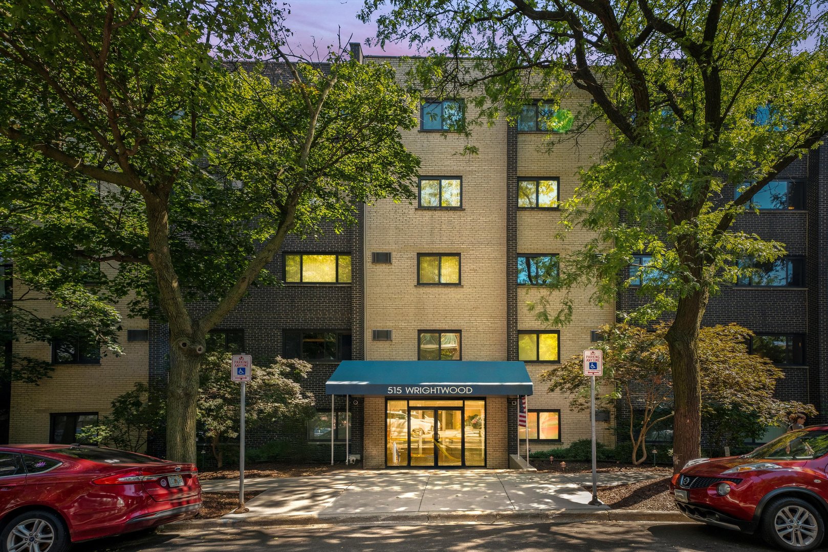 515 W Wrightwood Avenue Unit: 510