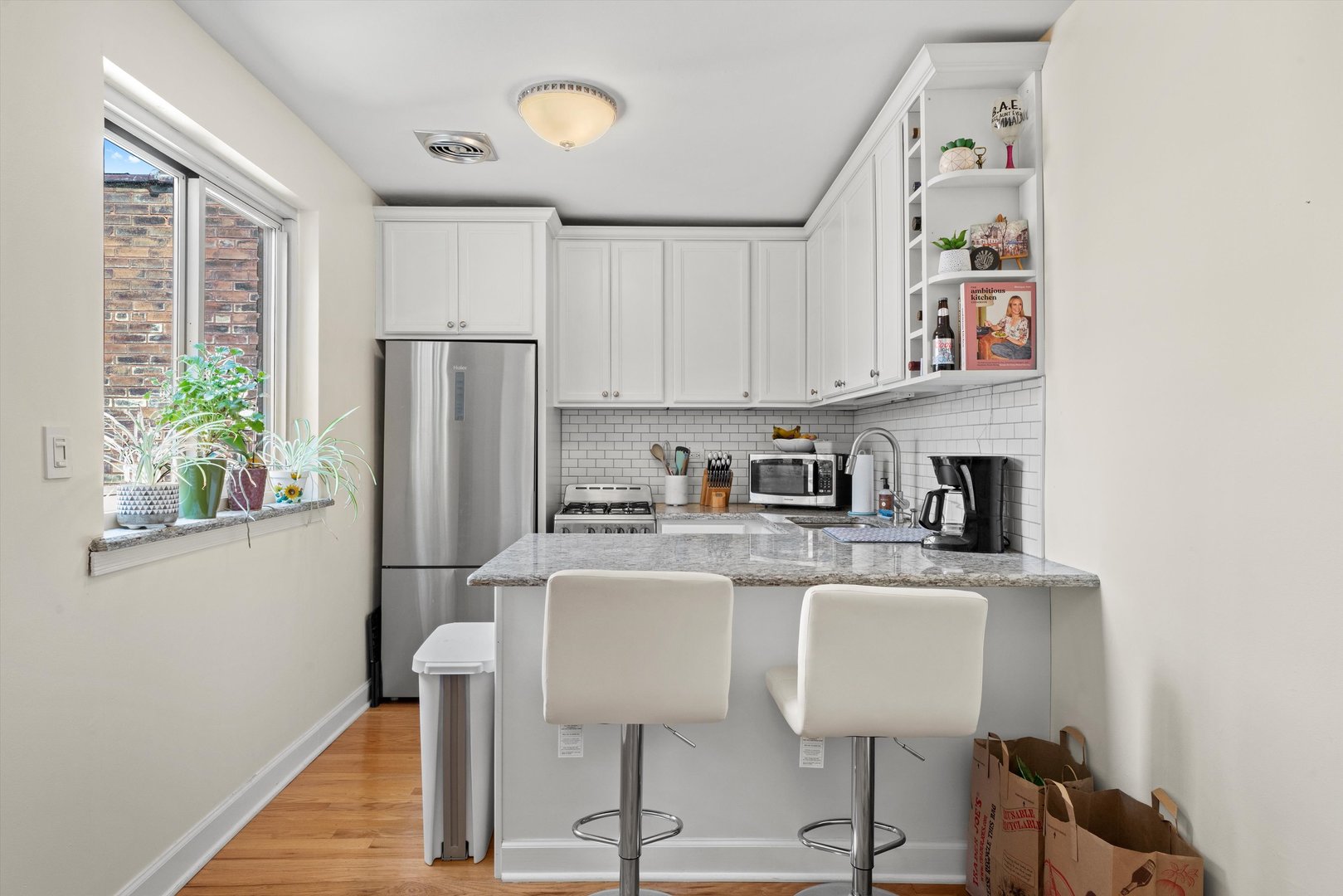 515 W Wrightwood Avenue Unit: 510