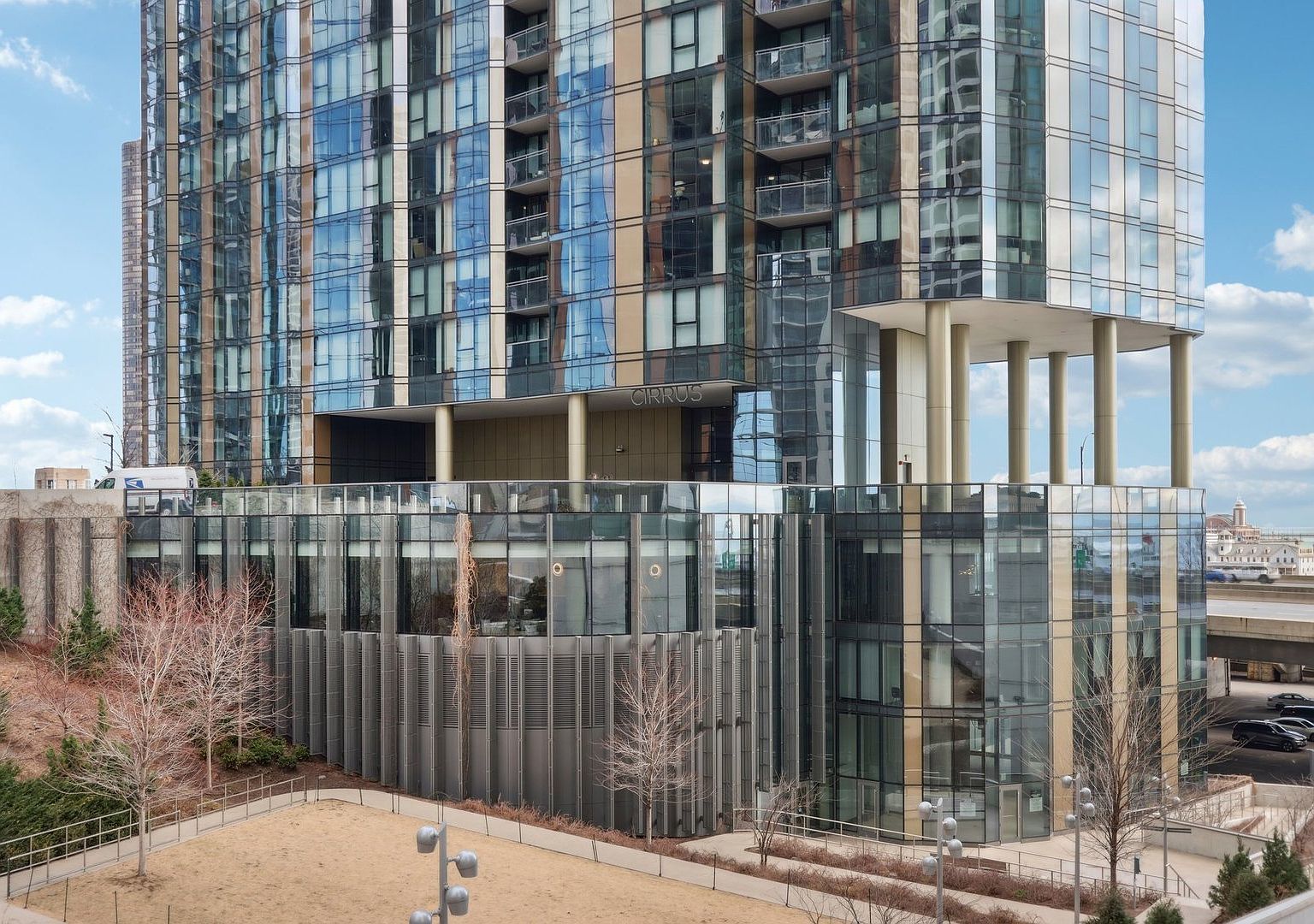 211 N Harbor Drive Unit: 1008