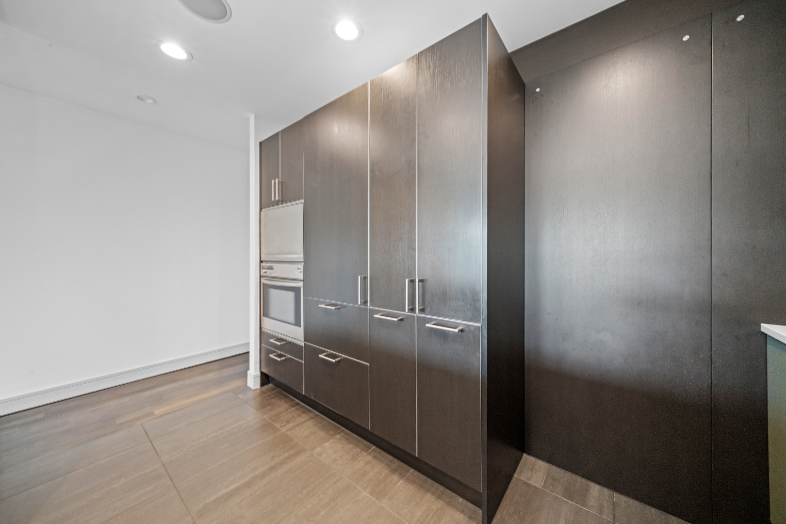 550 W Wellington Avenue Unit: 3E