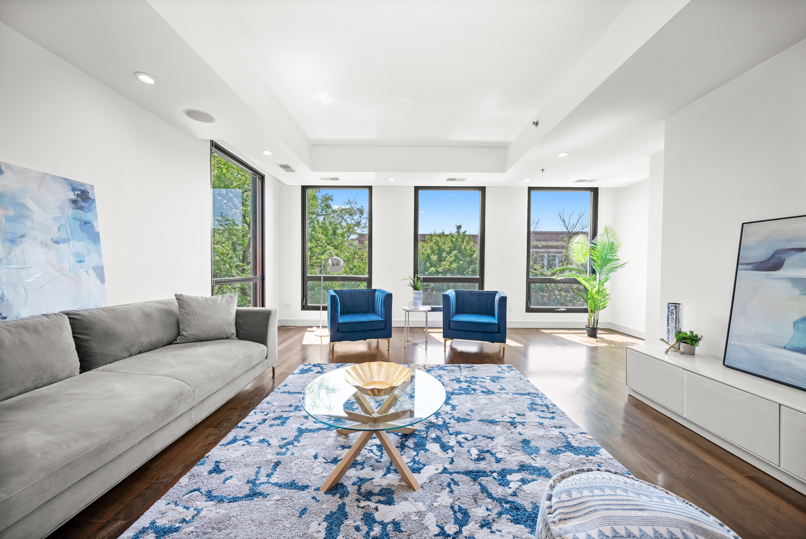 550 W Wellington Avenue Unit: 3E