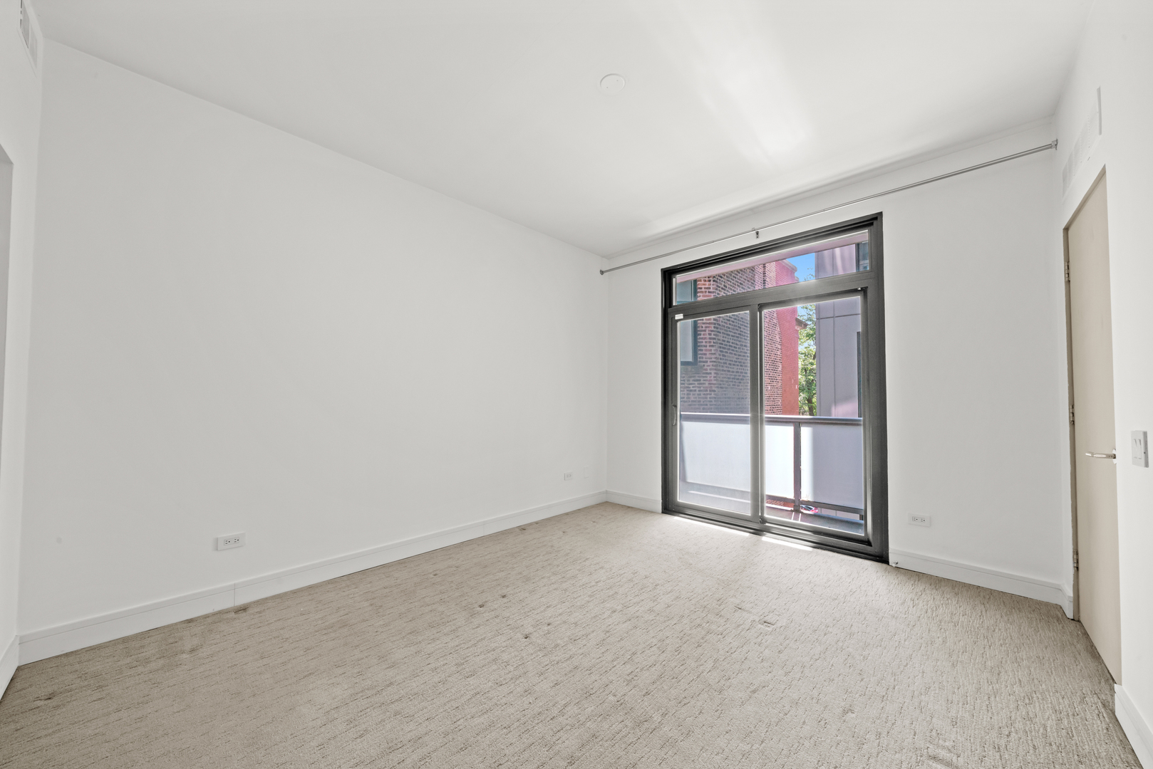 550 W Wellington Avenue Unit: 3E