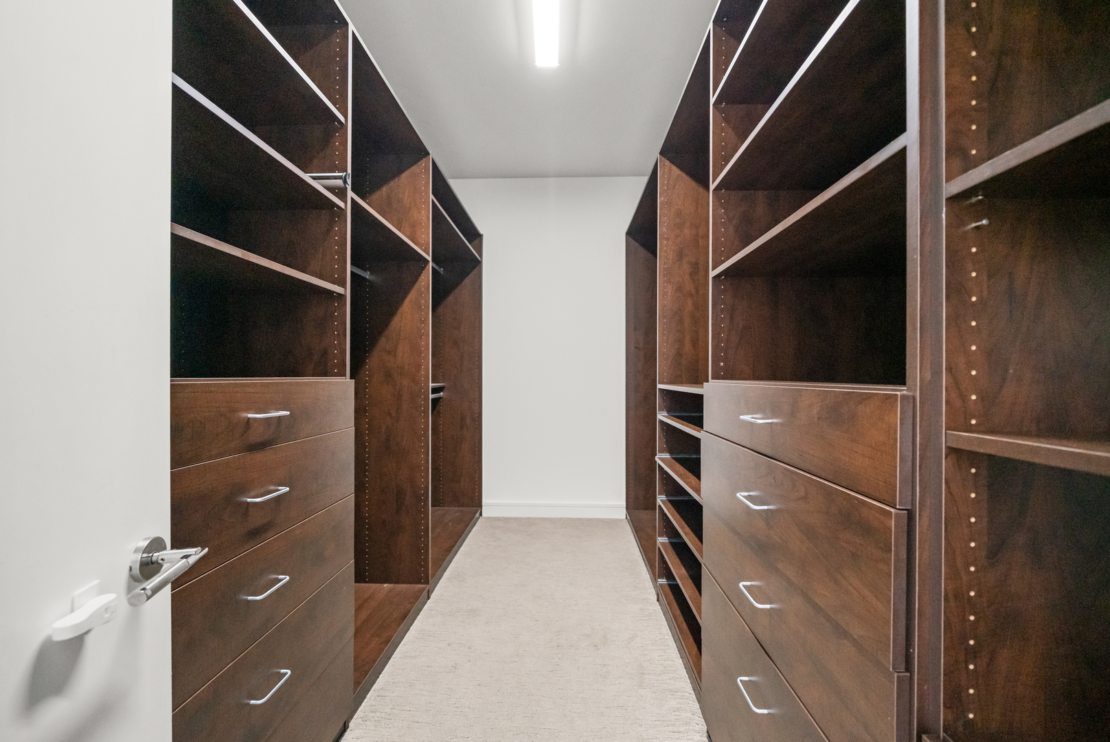 550 W Wellington Avenue Unit: 3E