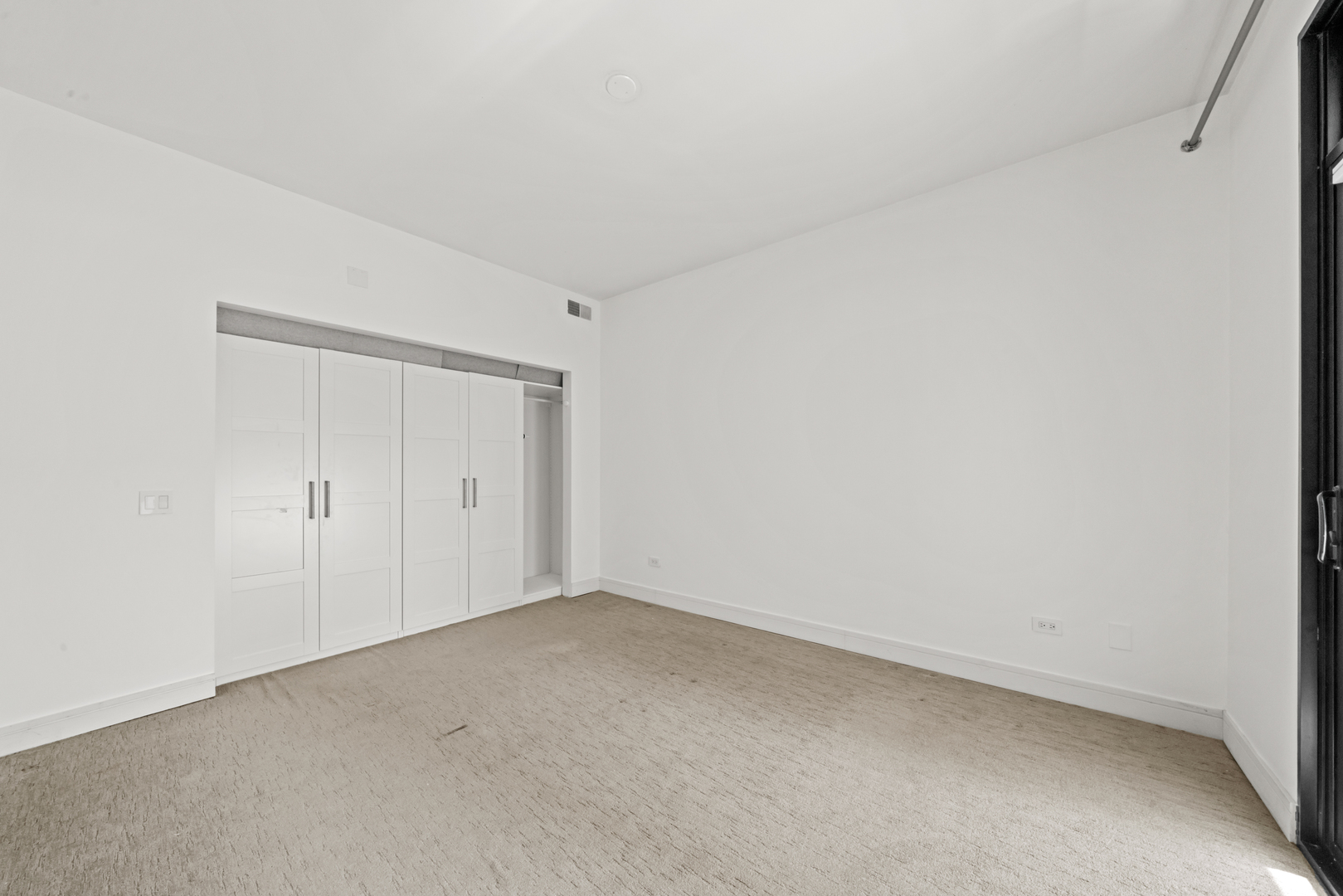 550 W Wellington Avenue Unit: 3E