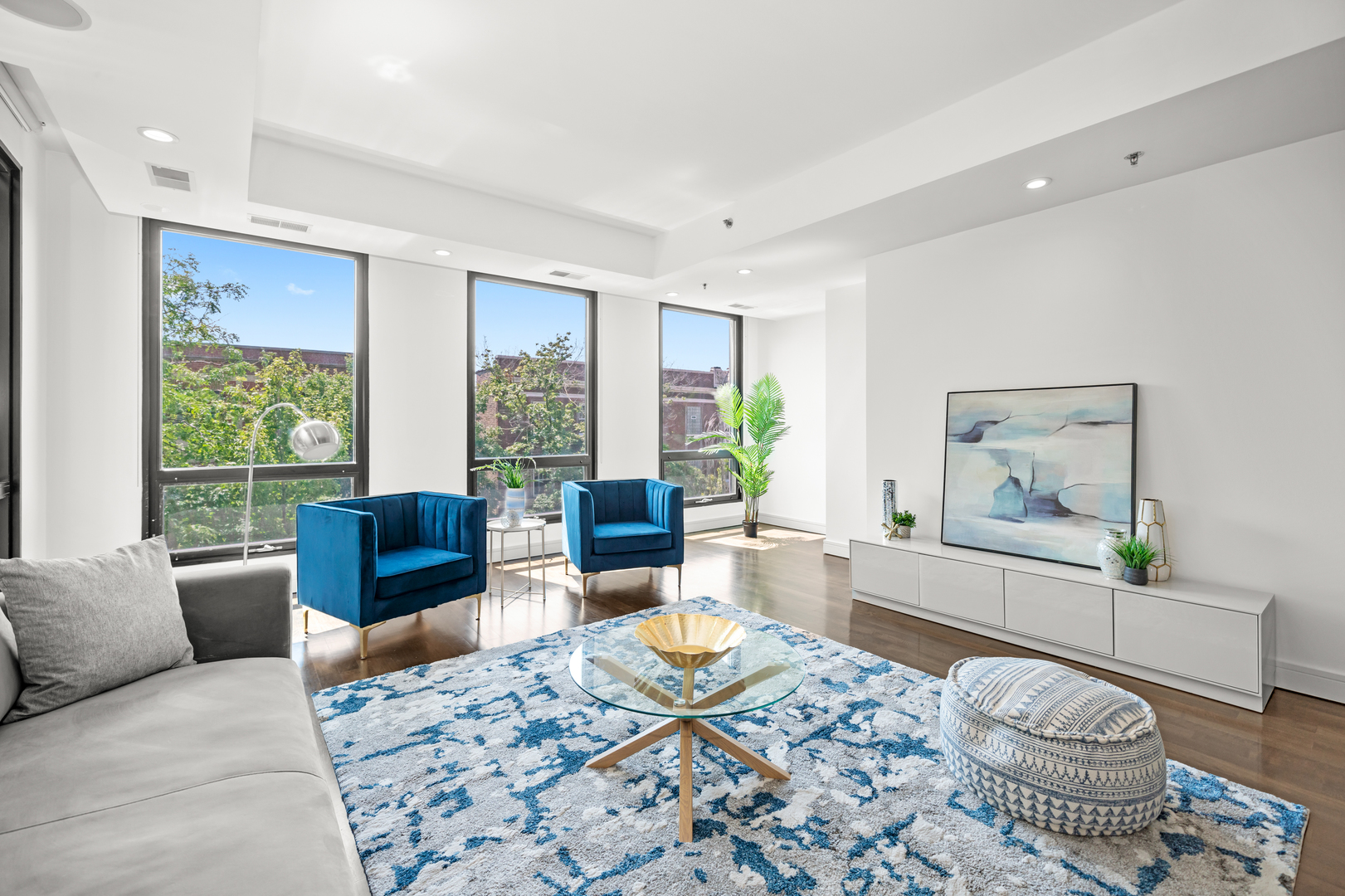 550 W Wellington Avenue Unit: 3E