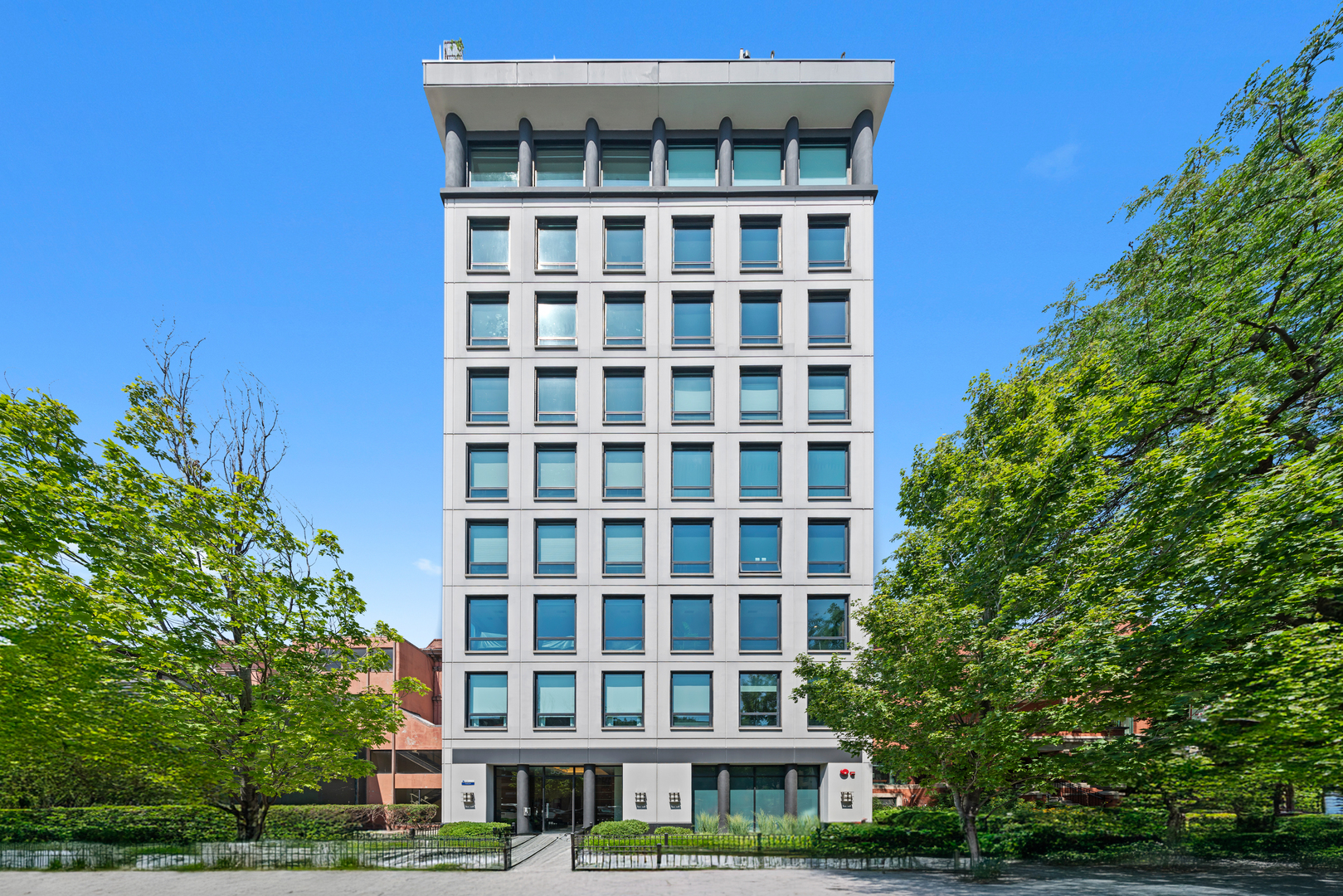 550 W Wellington Avenue Unit: 3E